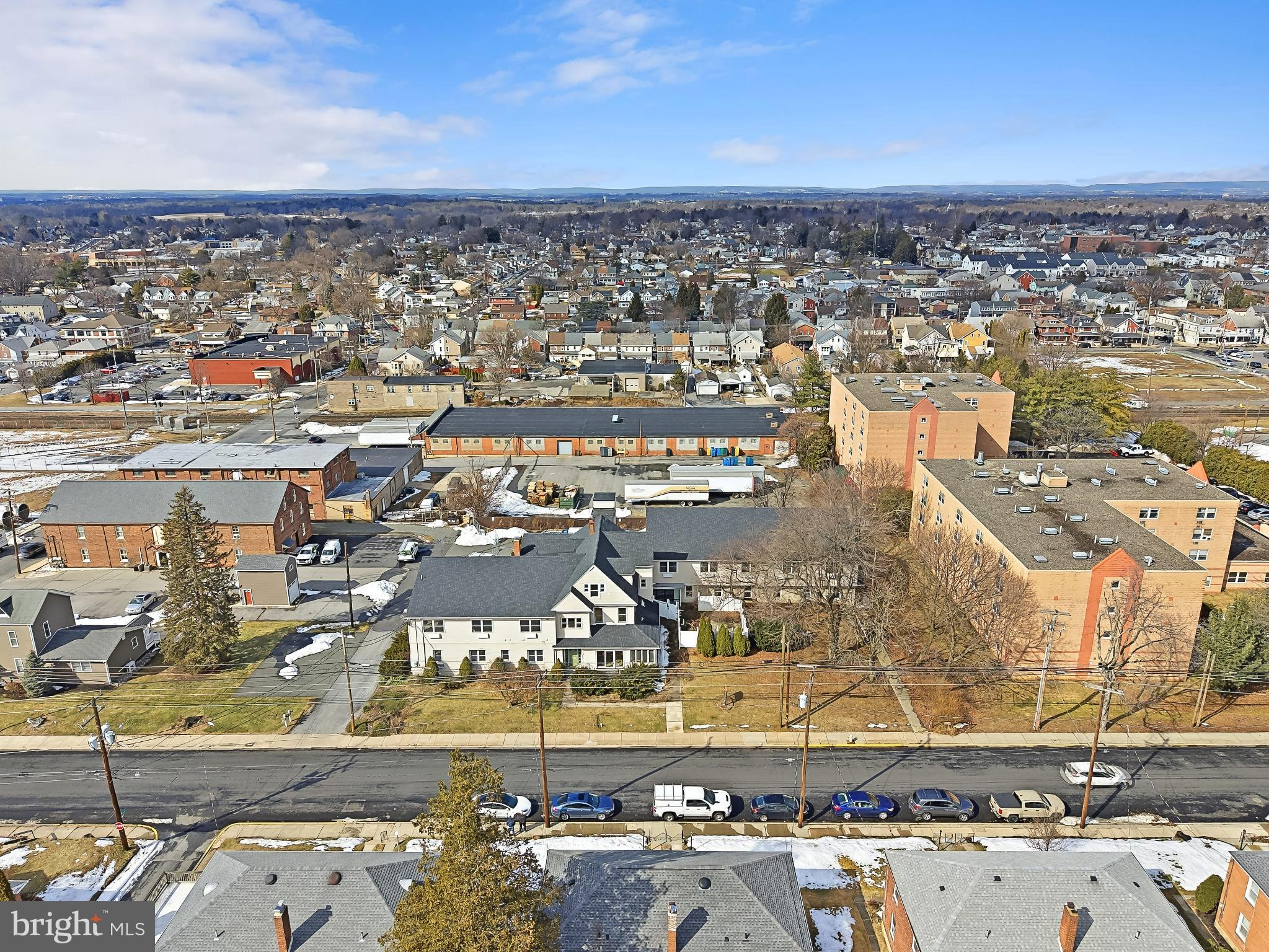 EMMAUS - Commercial Sale