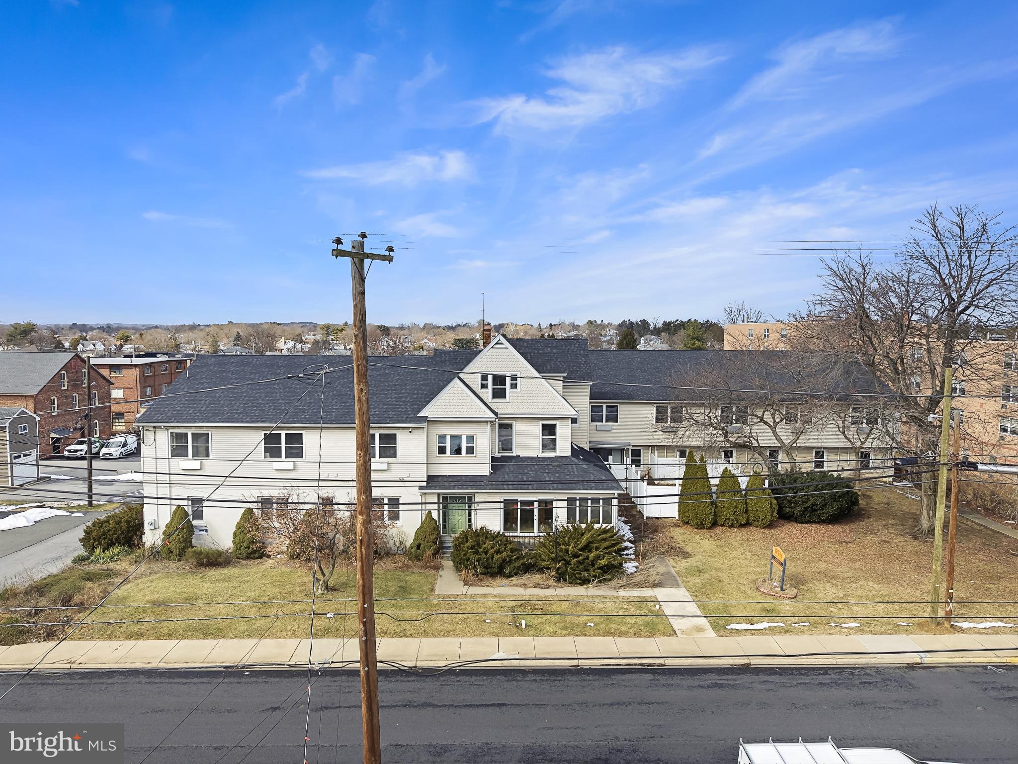 EMMAUS - Commercial Sale