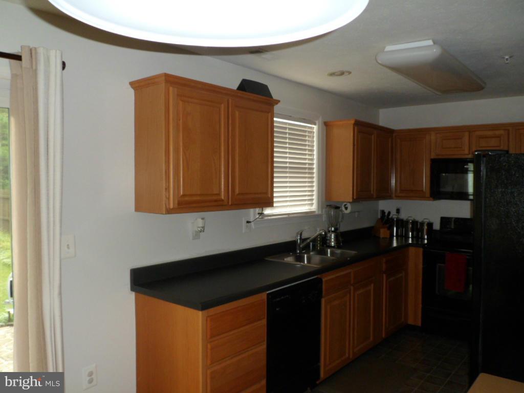 PICKETTS HARBOR - Residential Lease