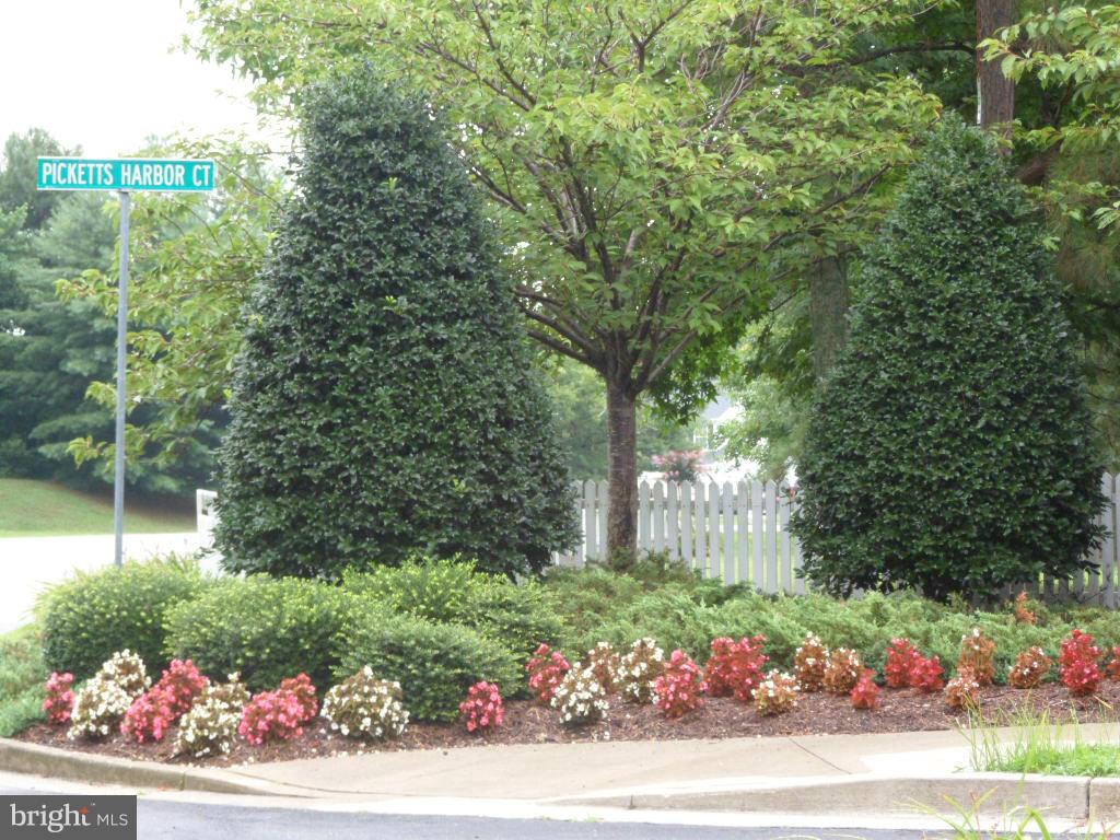 PICKETTS HARBOR - Residential Lease