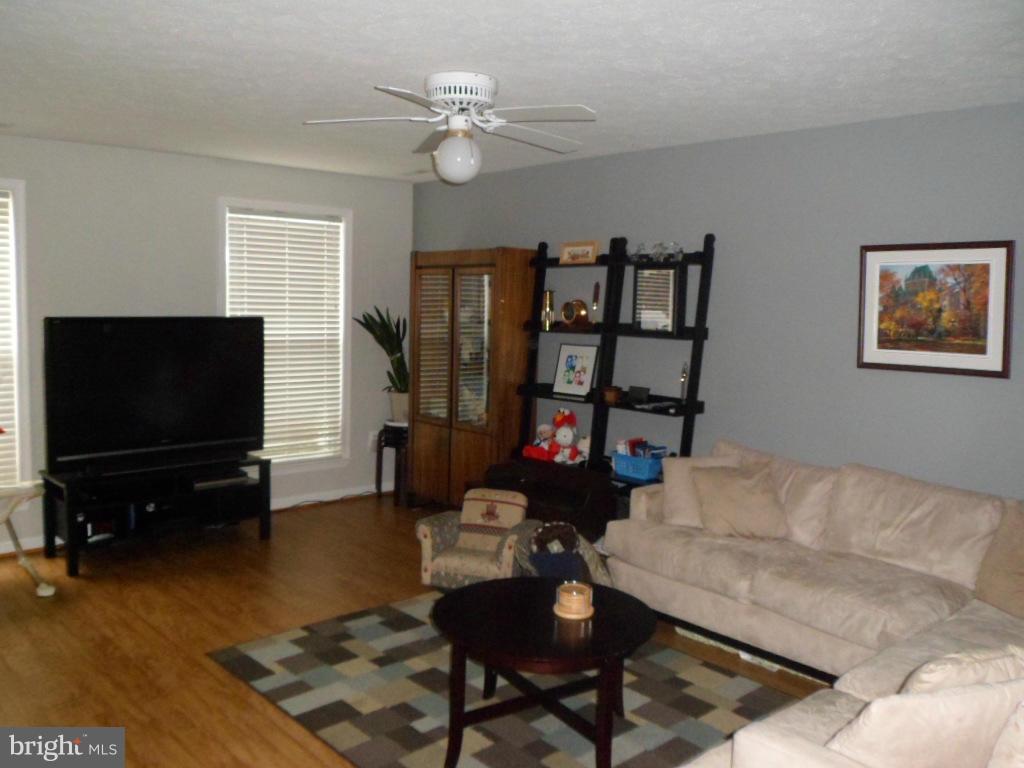 PICKETTS HARBOR - Residential Lease