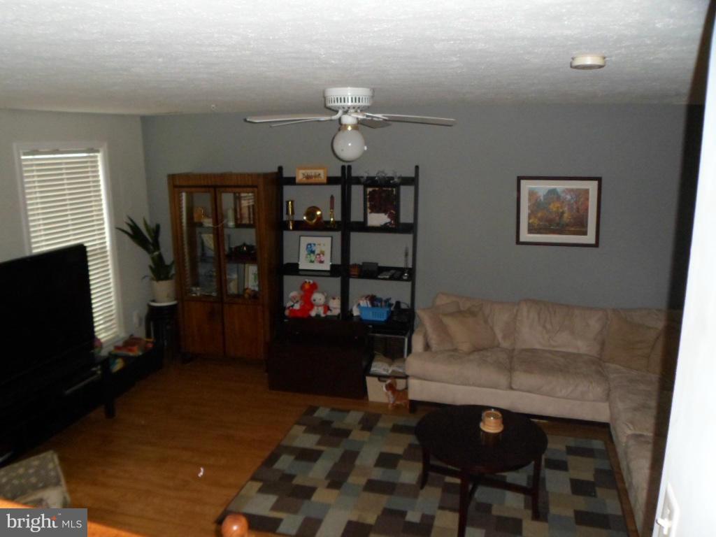 PICKETTS HARBOR - Residential Lease