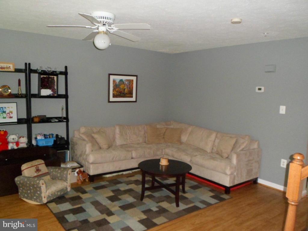 PICKETTS HARBOR - Residential Lease