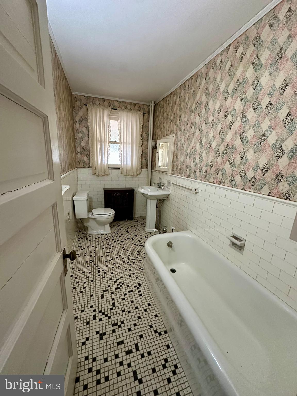 ROLAND PARK - Residential