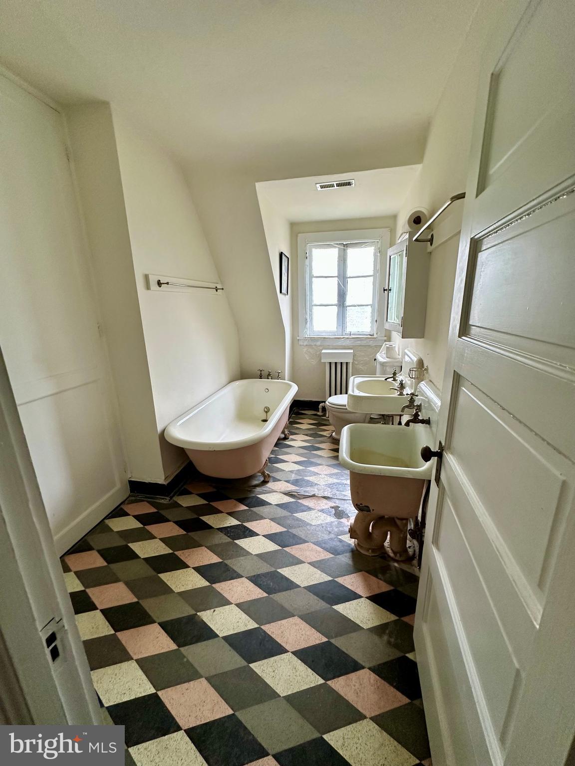 ROLAND PARK - Residential