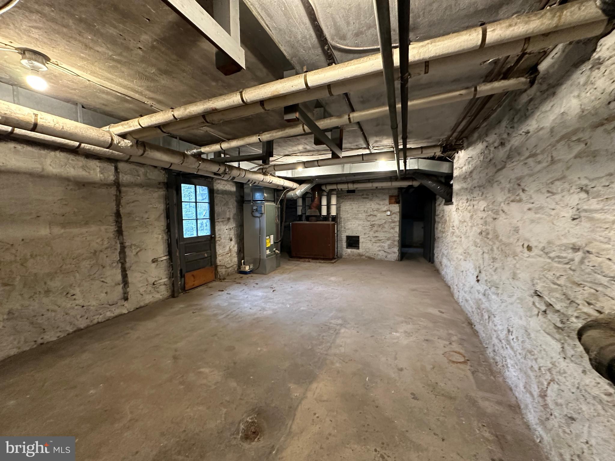 ROLAND PARK - Residential