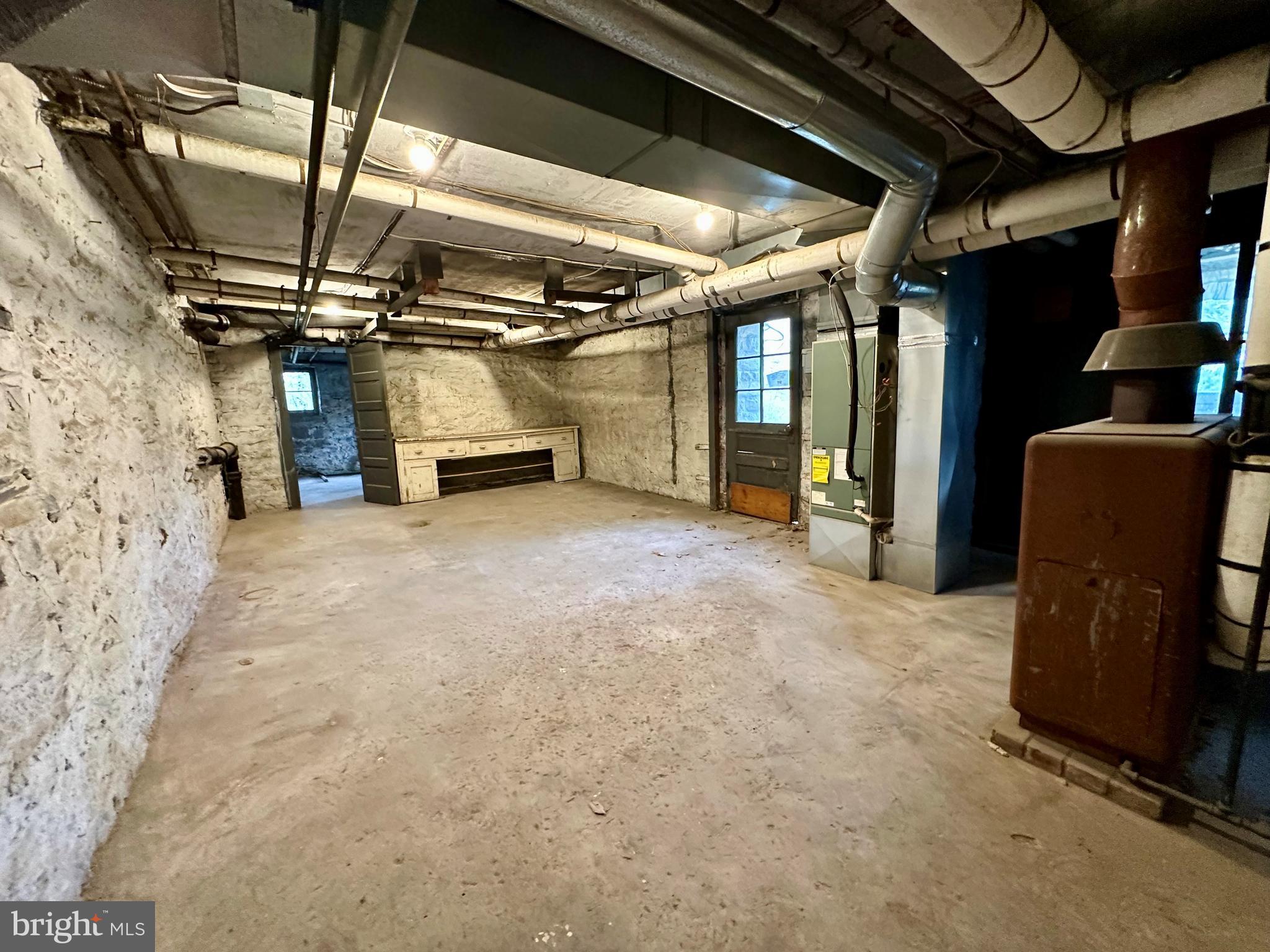 ROLAND PARK - Residential