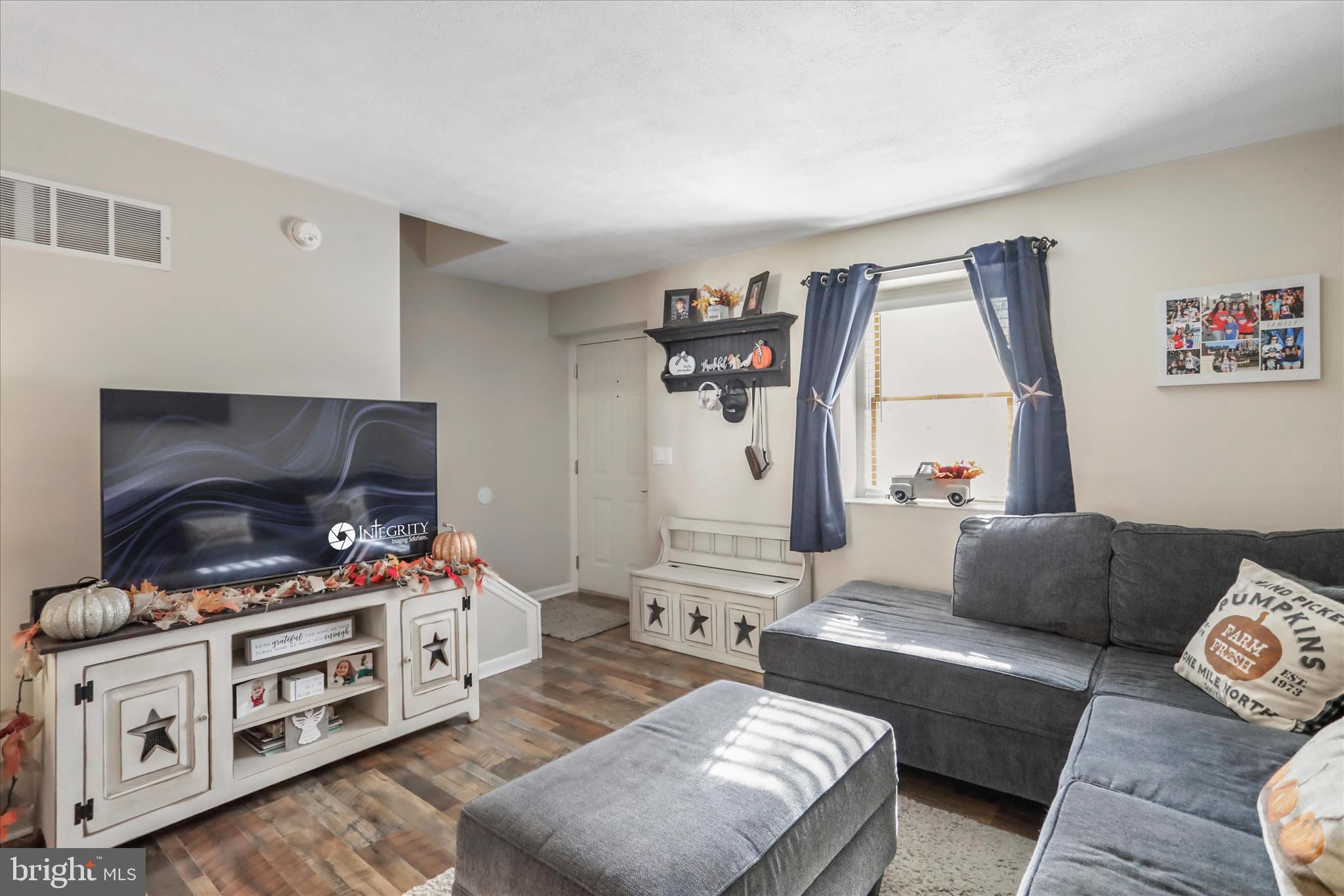 CRESAPTOWN - Residential