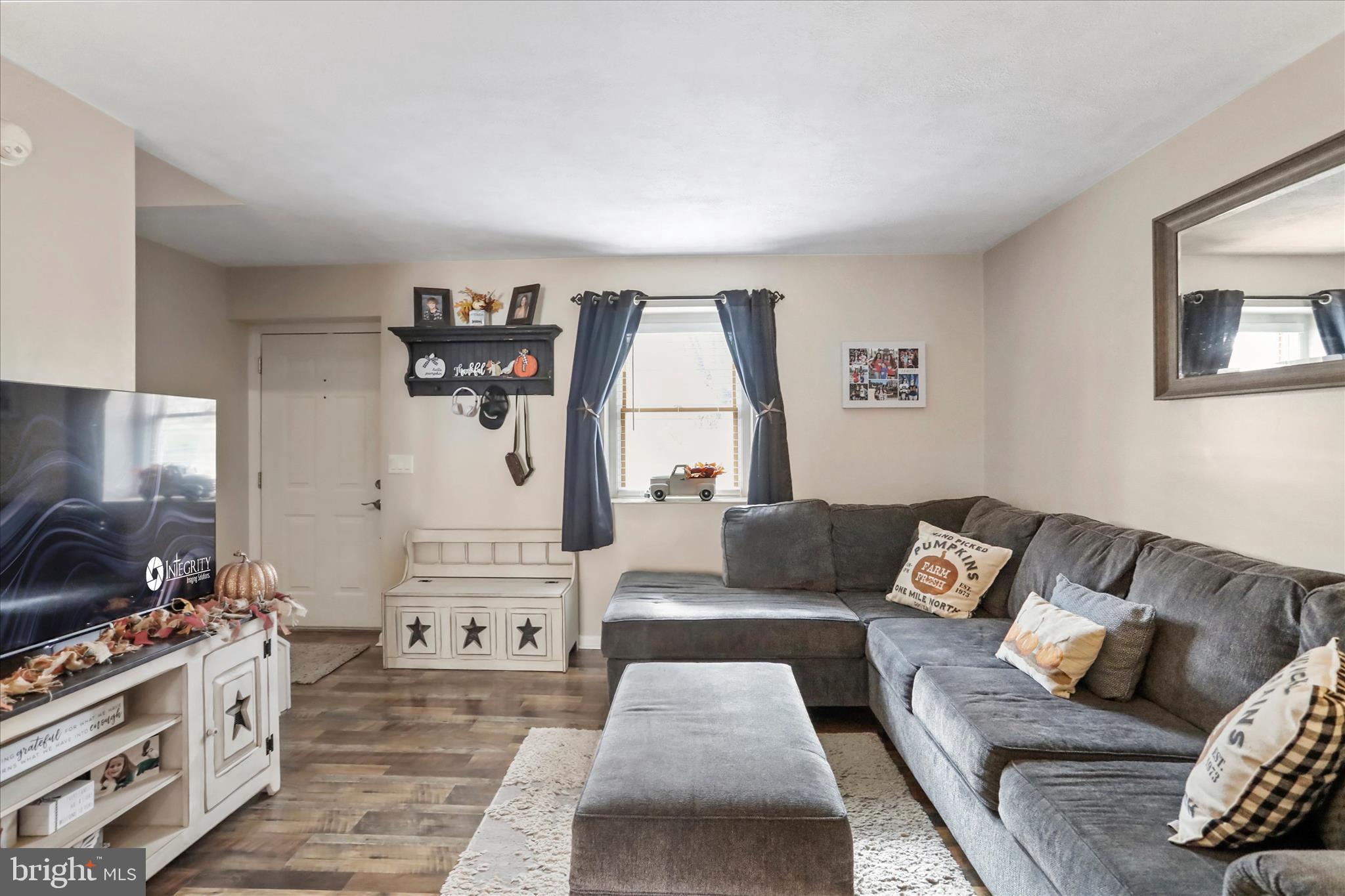 CRESAPTOWN - Residential