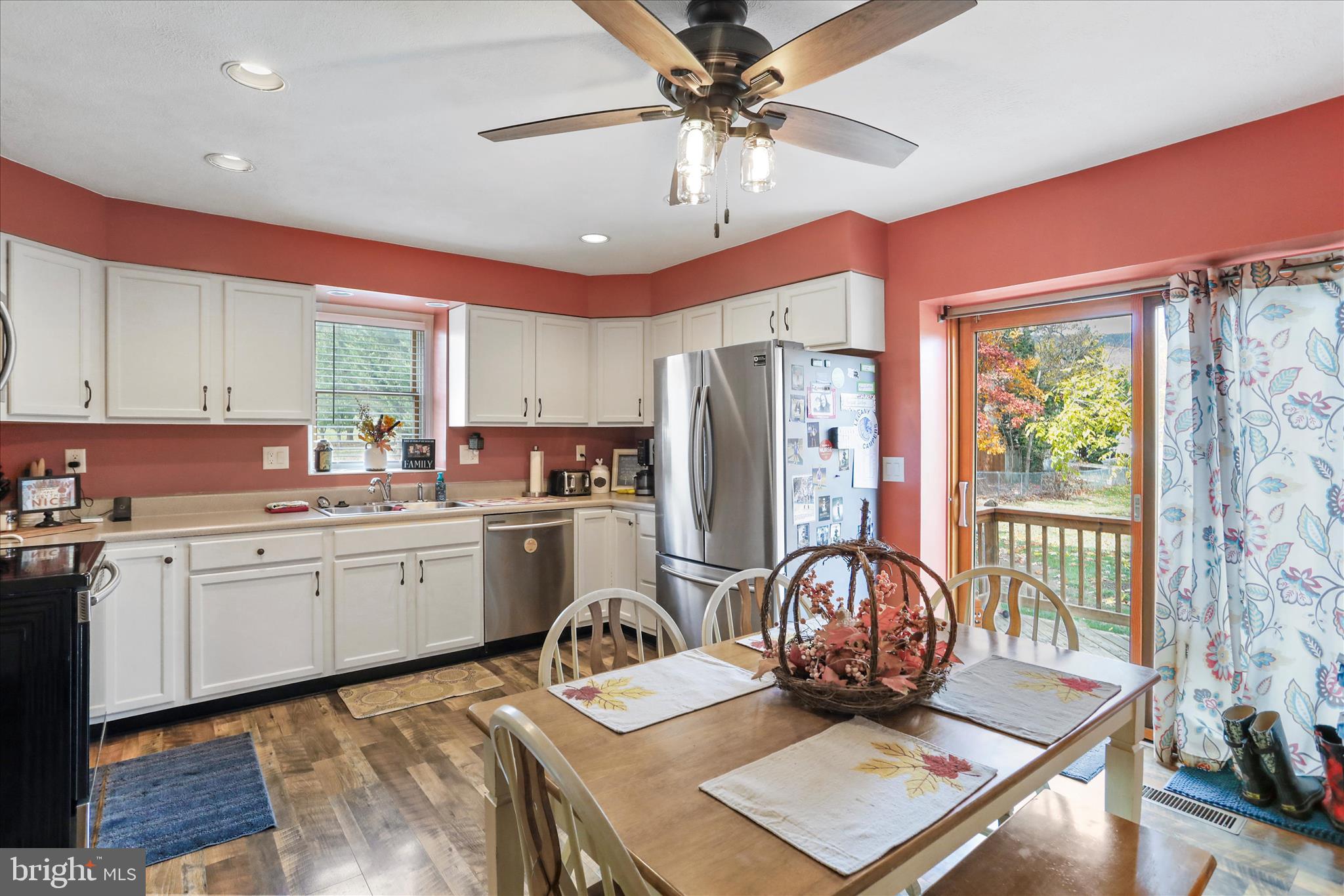 CRESAPTOWN - Residential