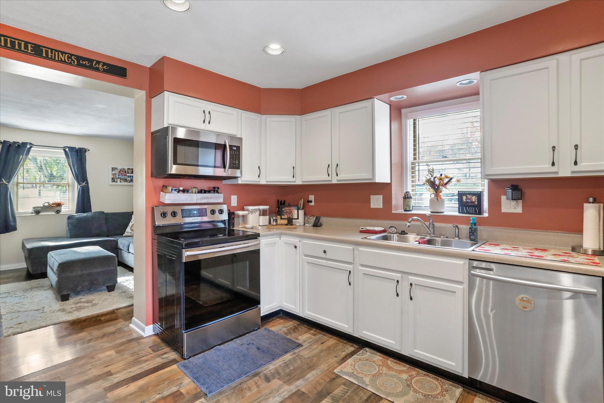 CRESAPTOWN - Residential