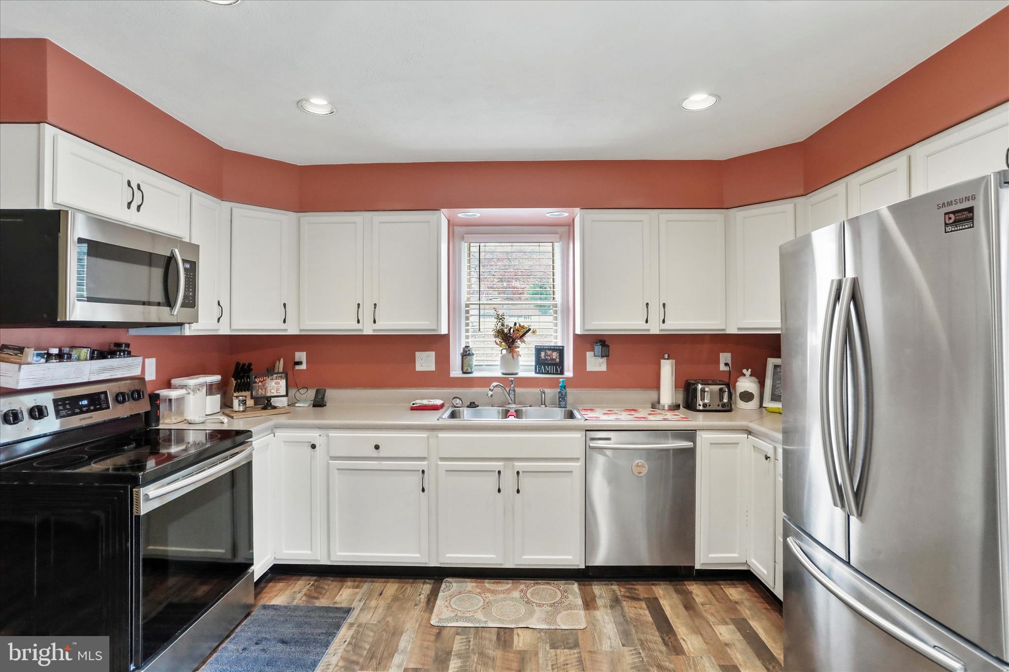 CRESAPTOWN - Residential