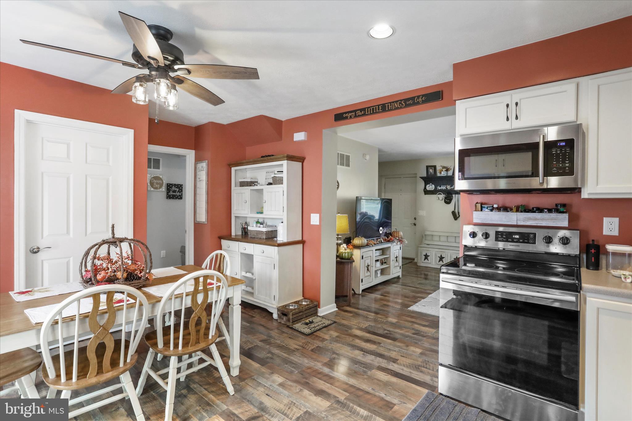 CRESAPTOWN - Residential