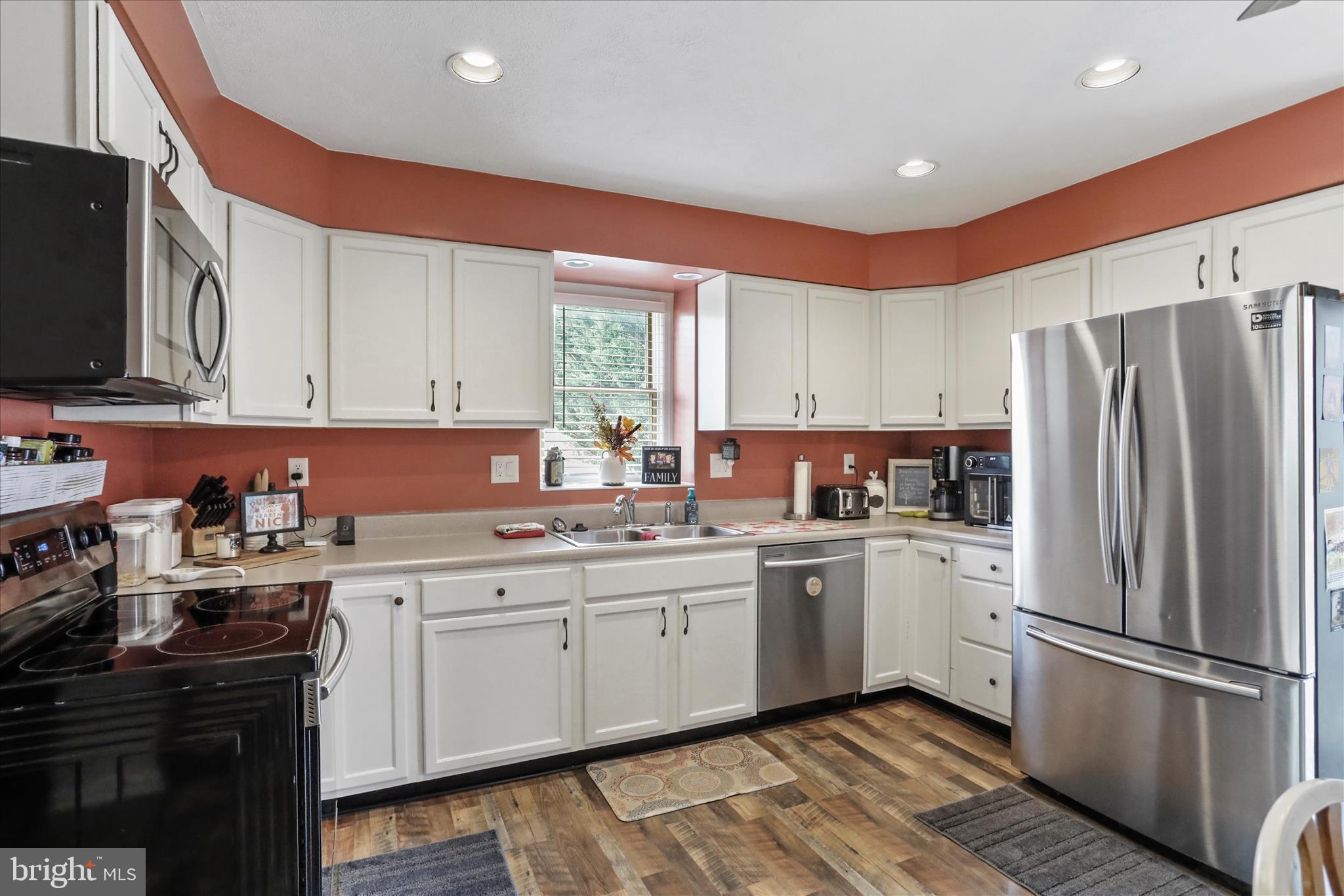 CRESAPTOWN - Residential