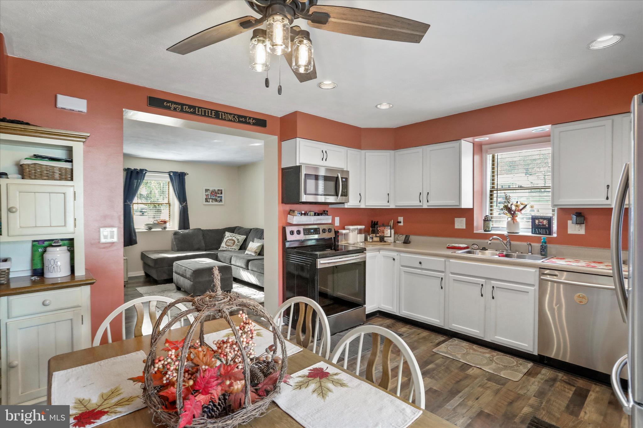 CRESAPTOWN - Residential