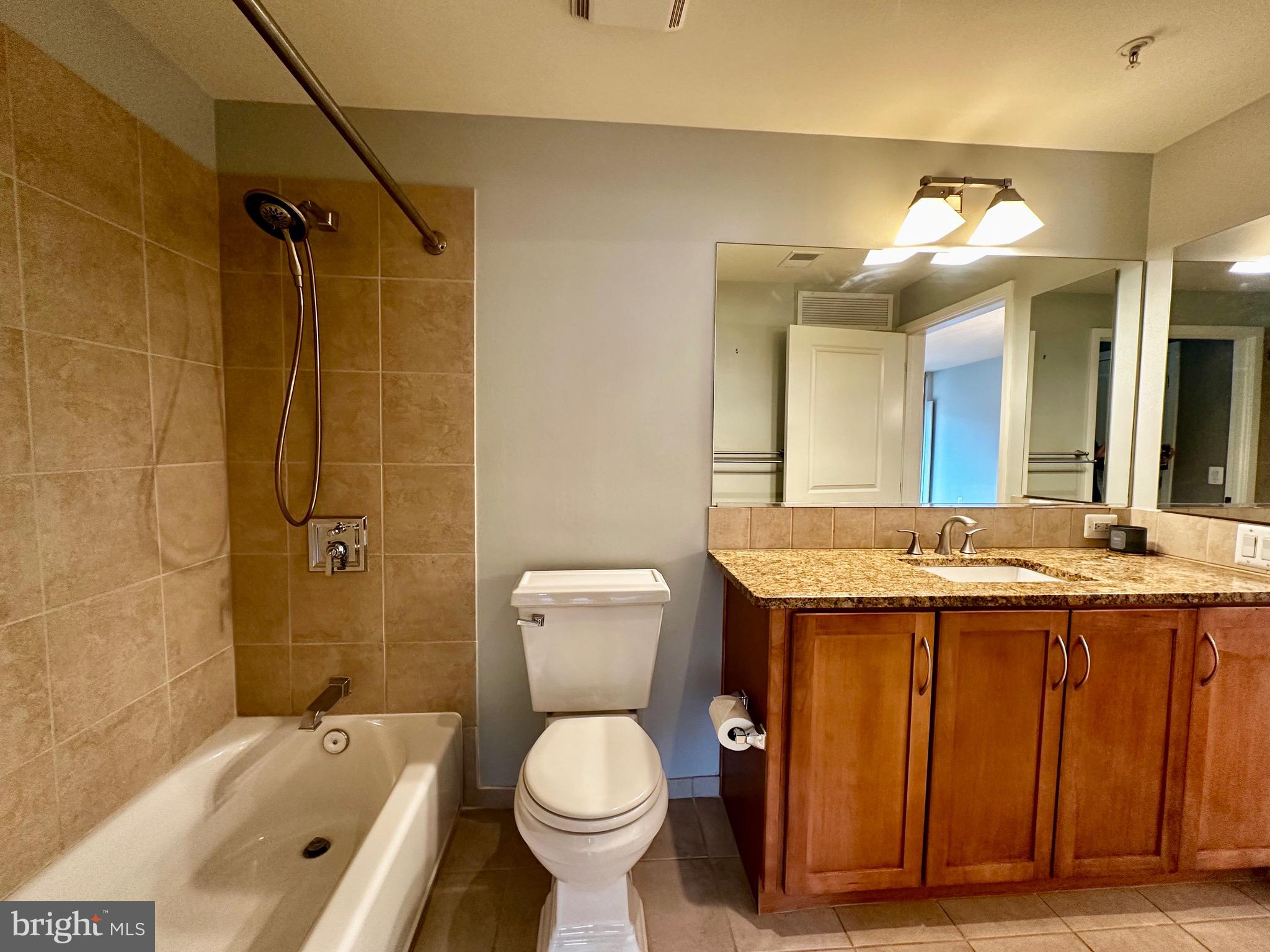 RESIDENCES AT LIBERTY CENTER - Residential Lease