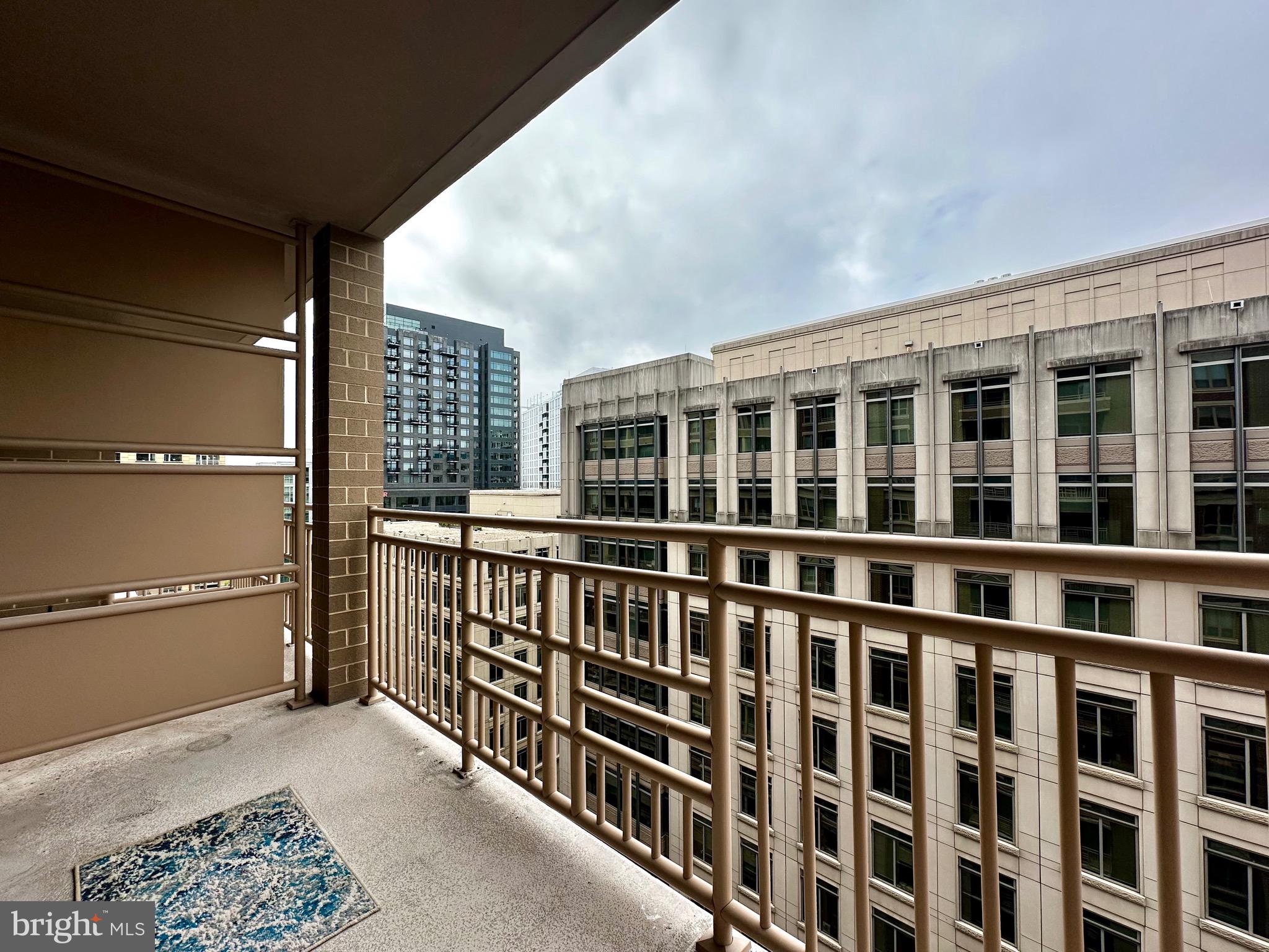 RESIDENCES AT LIBERTY CENTER - Residential Lease