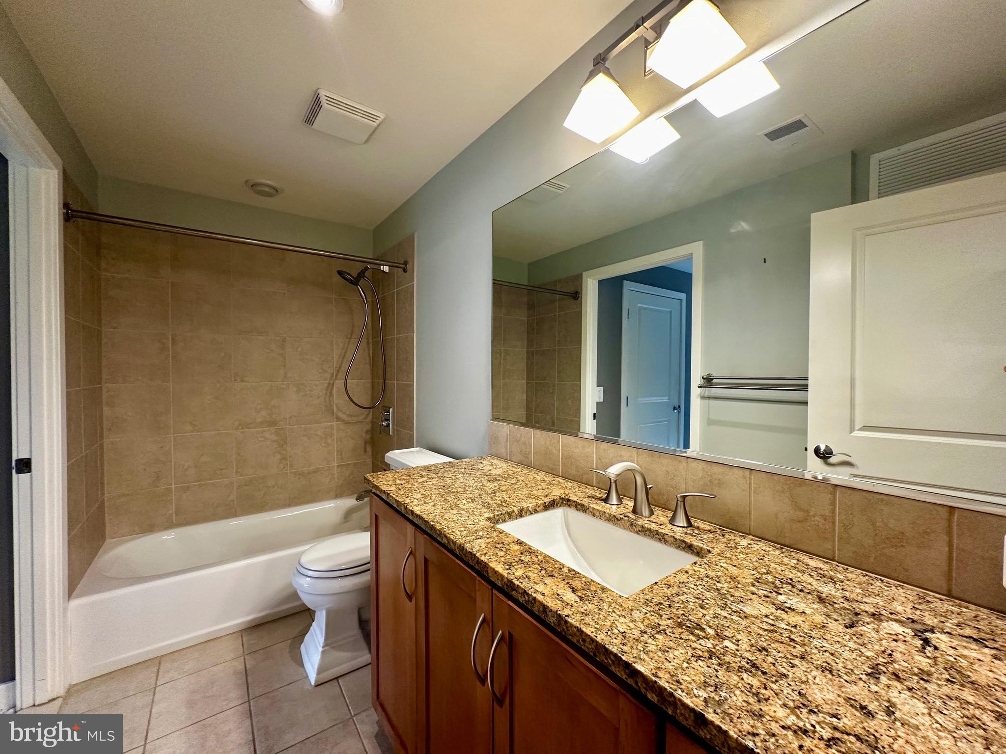 RESIDENCES AT LIBERTY CENTER - Residential Lease