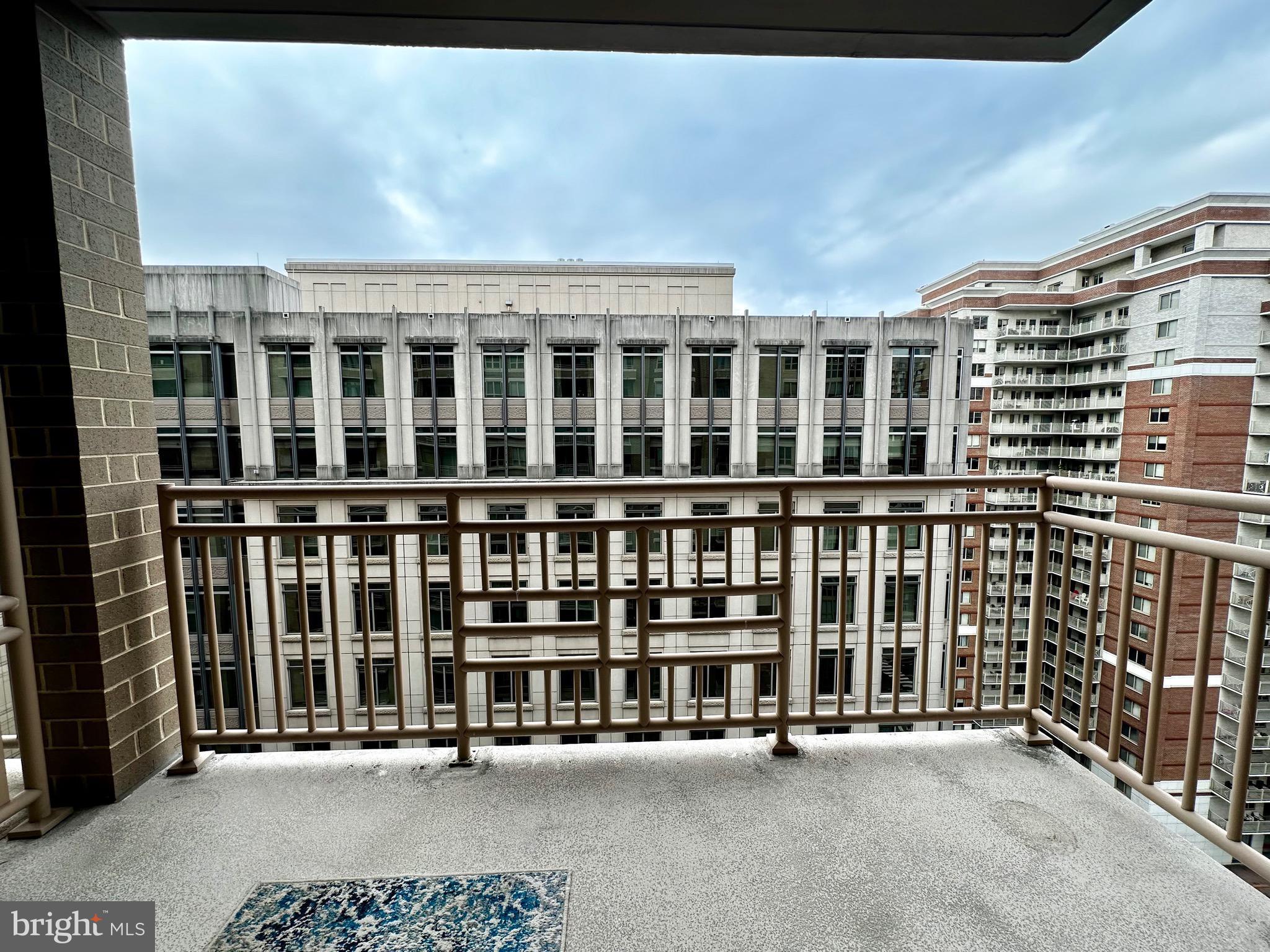 RESIDENCES AT LIBERTY CENTER - Residential Lease