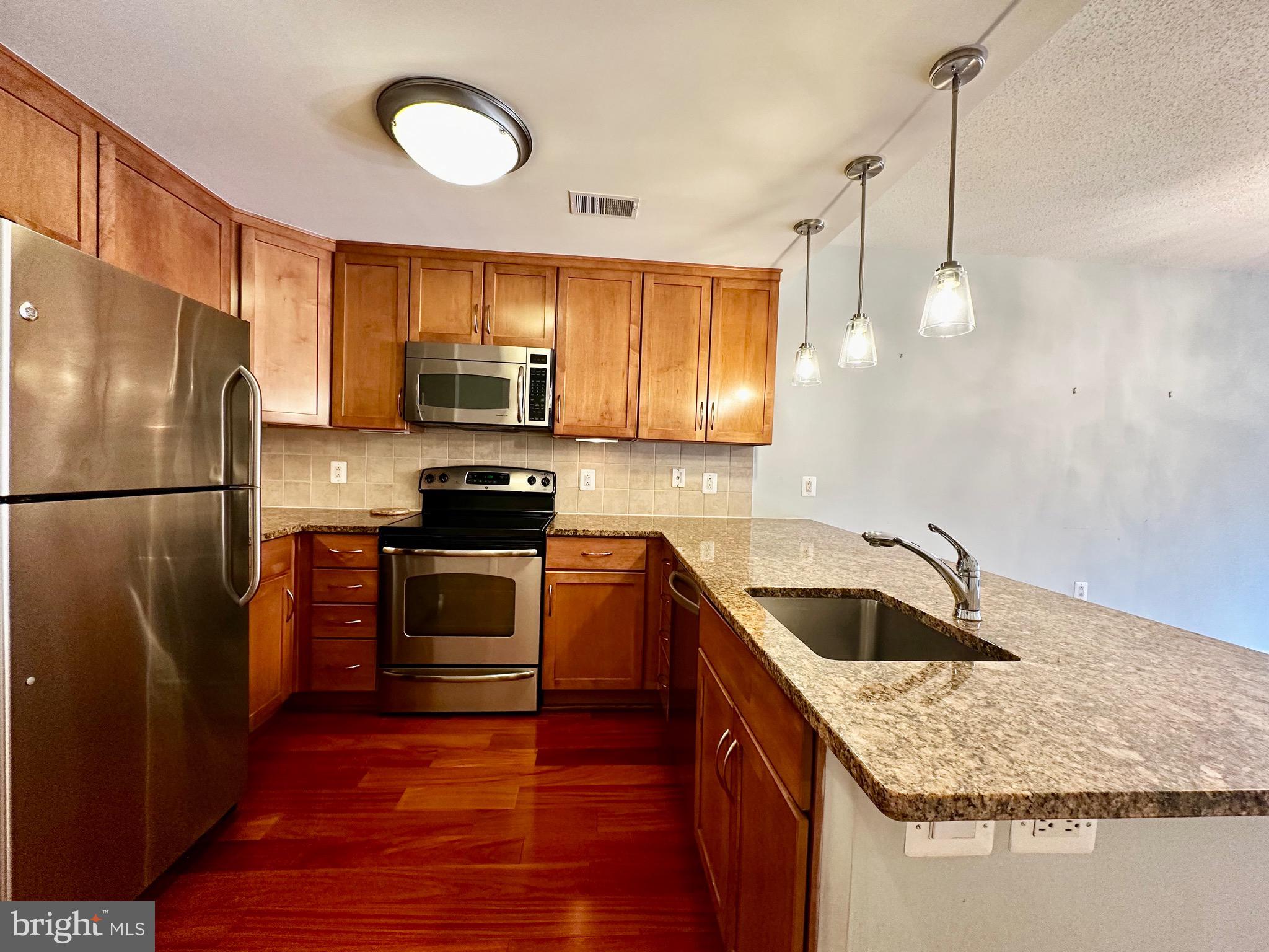 RESIDENCES AT LIBERTY CENTER - Residential Lease