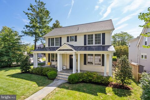 Photo of 8013 Maple Ridge Road, BETHESDA, MD 20814 (MLS # MDMC2190360) Photo of 8013 Maple Ridge Road, BETHESDA, MD 20814 (MLS # MDMC2190360)