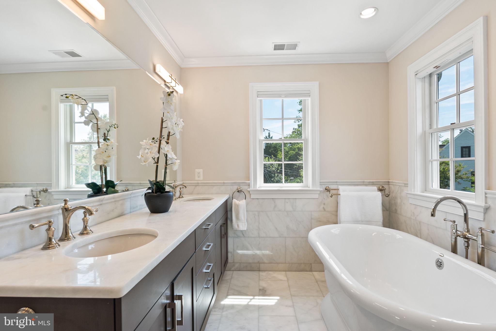 BATTERY PARK - Residential