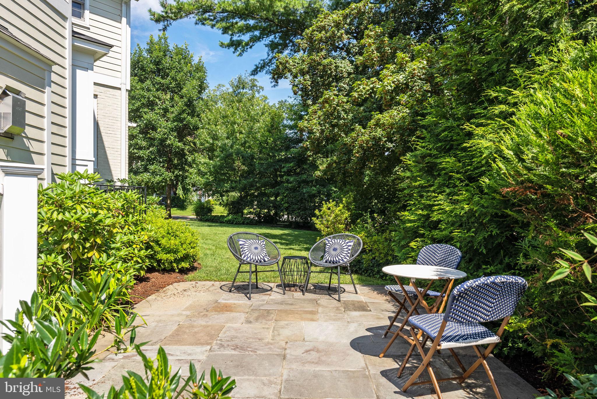 BATTERY PARK - Residential