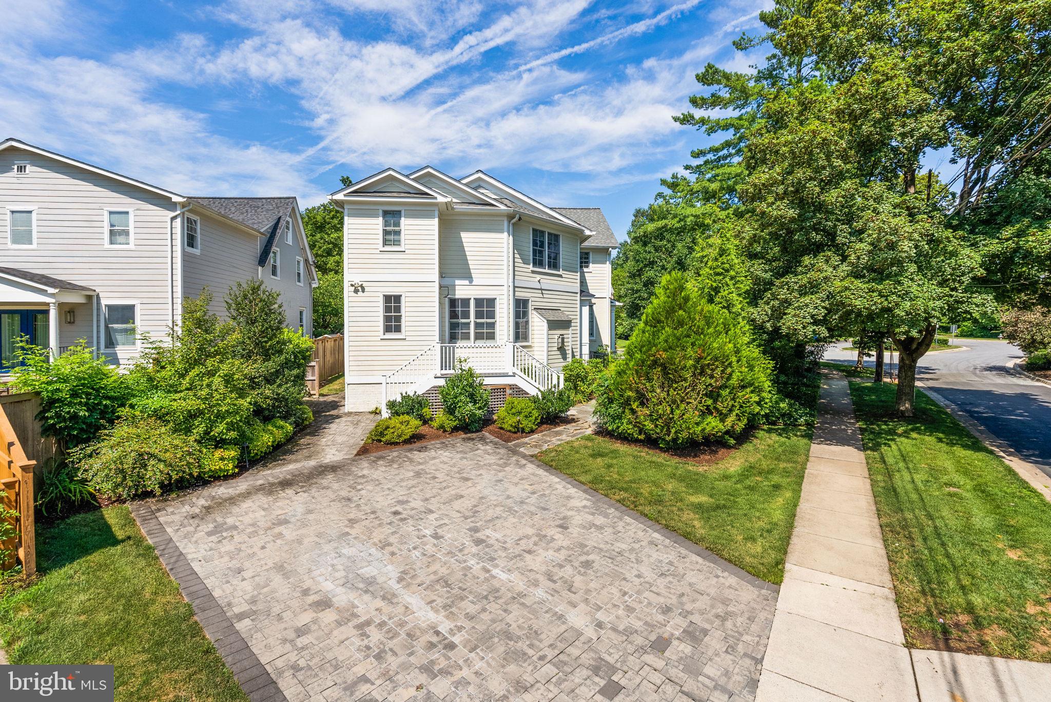 BATTERY PARK - Residential