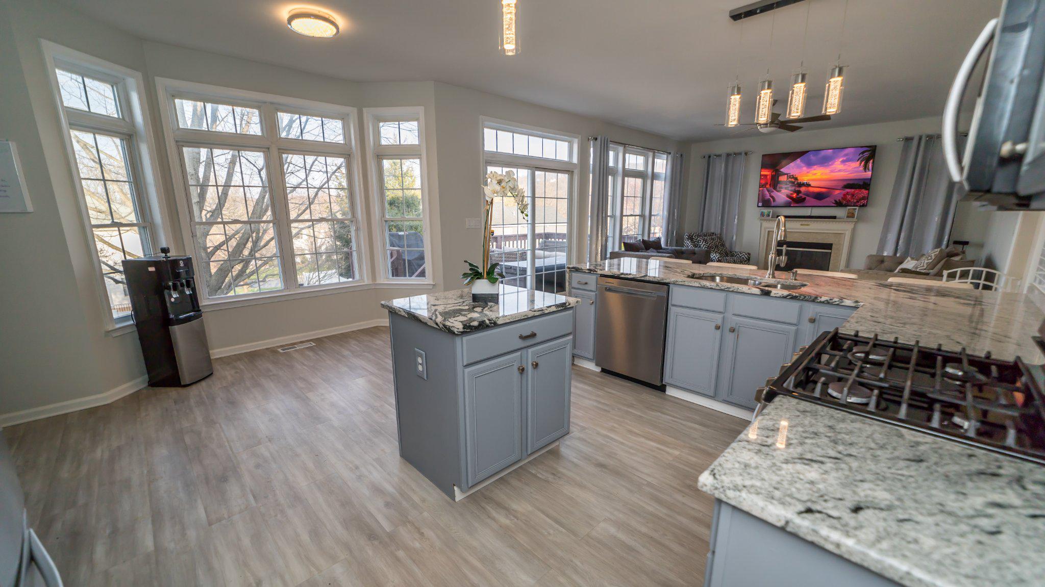 FROST HOLLOW KNOLLS - Residential