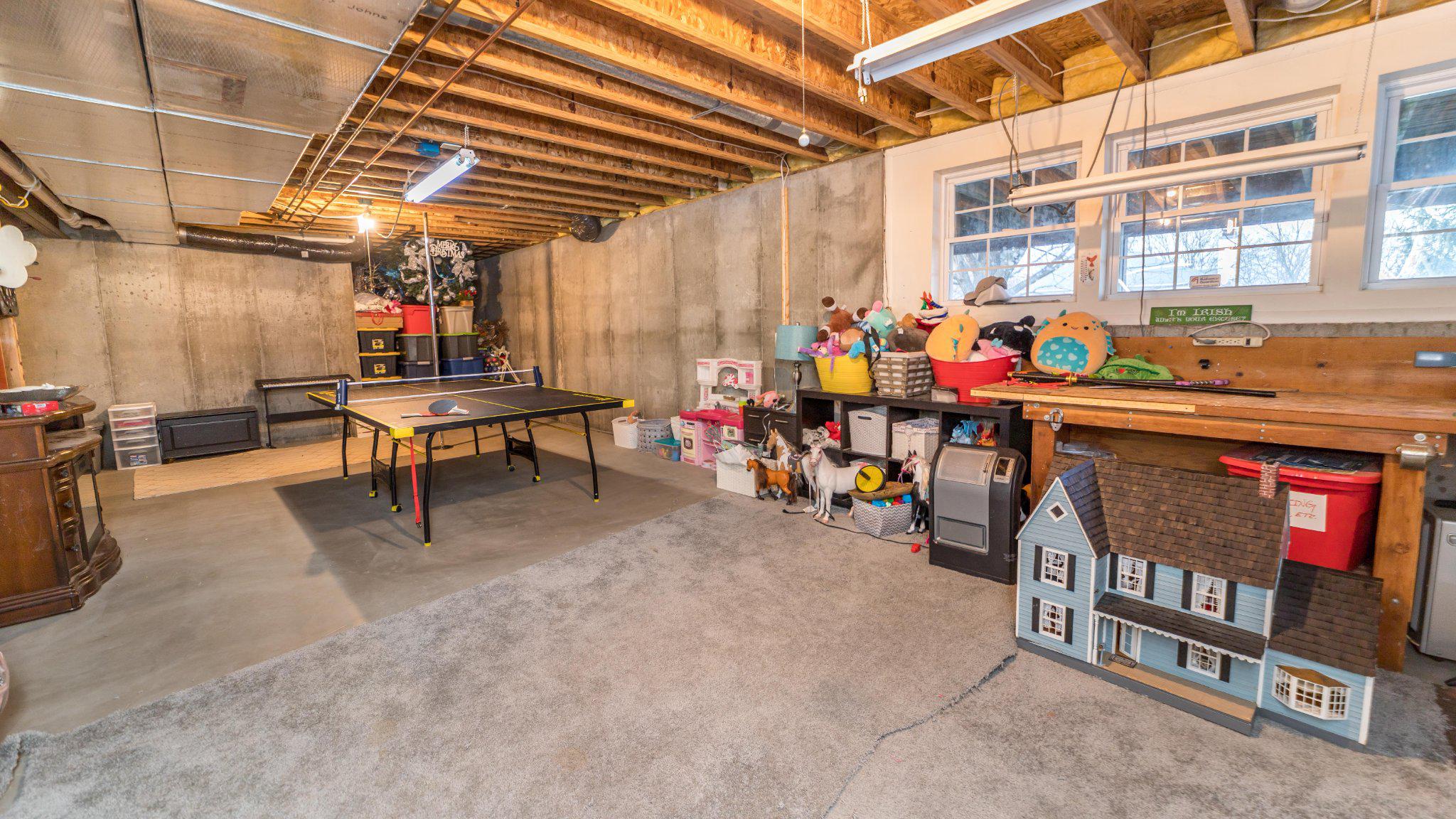 FROST HOLLOW KNOLLS - Residential