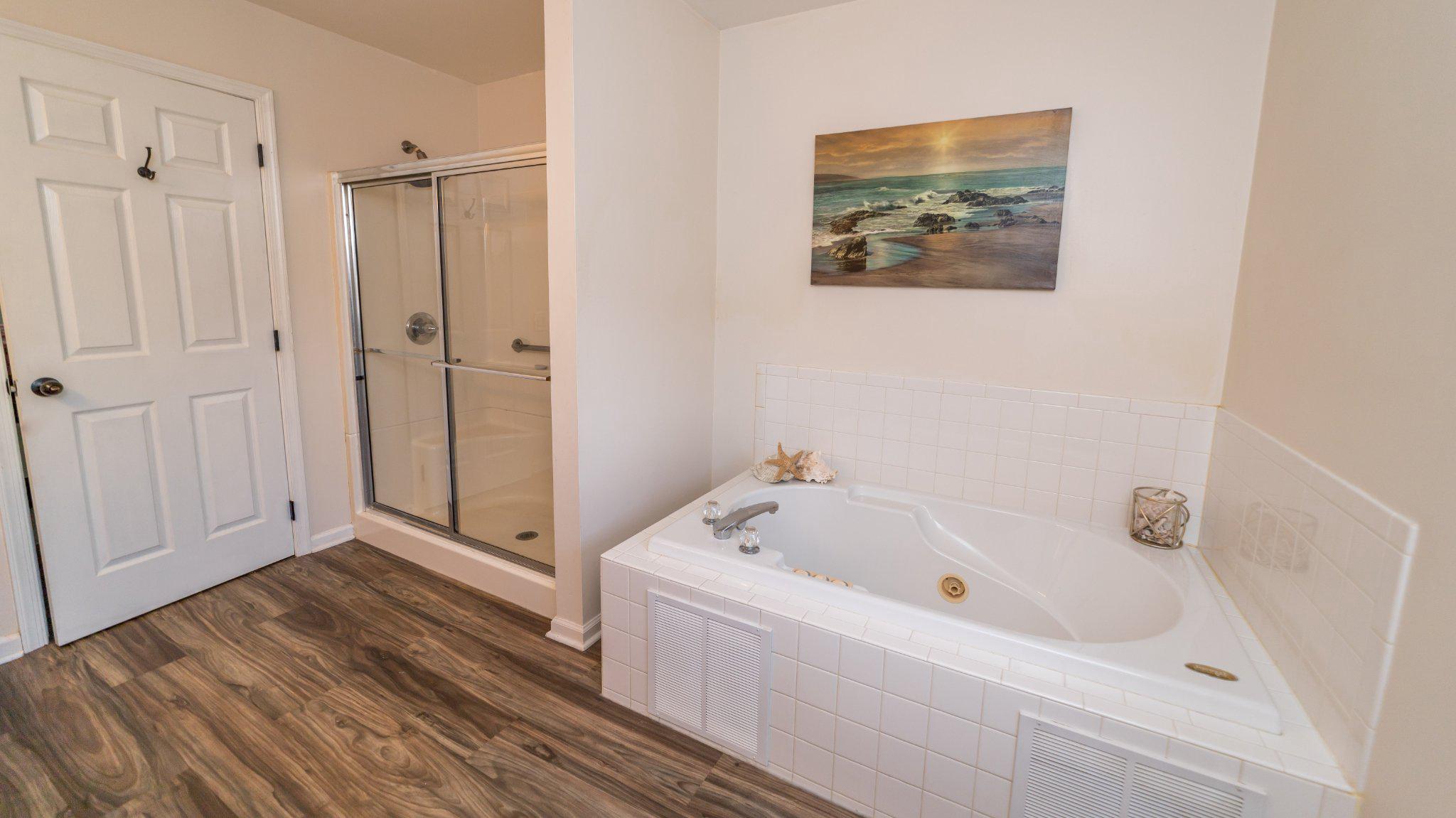 FROST HOLLOW KNOLLS - Residential