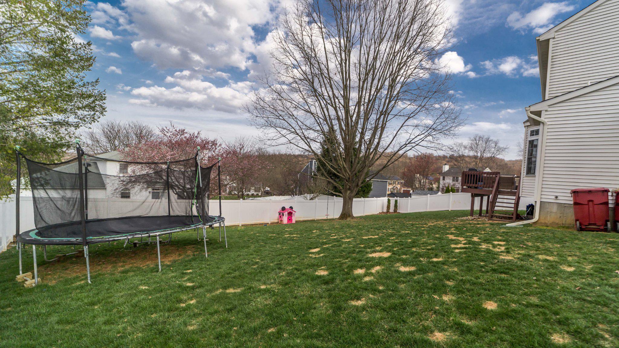 FROST HOLLOW KNOLLS - Residential