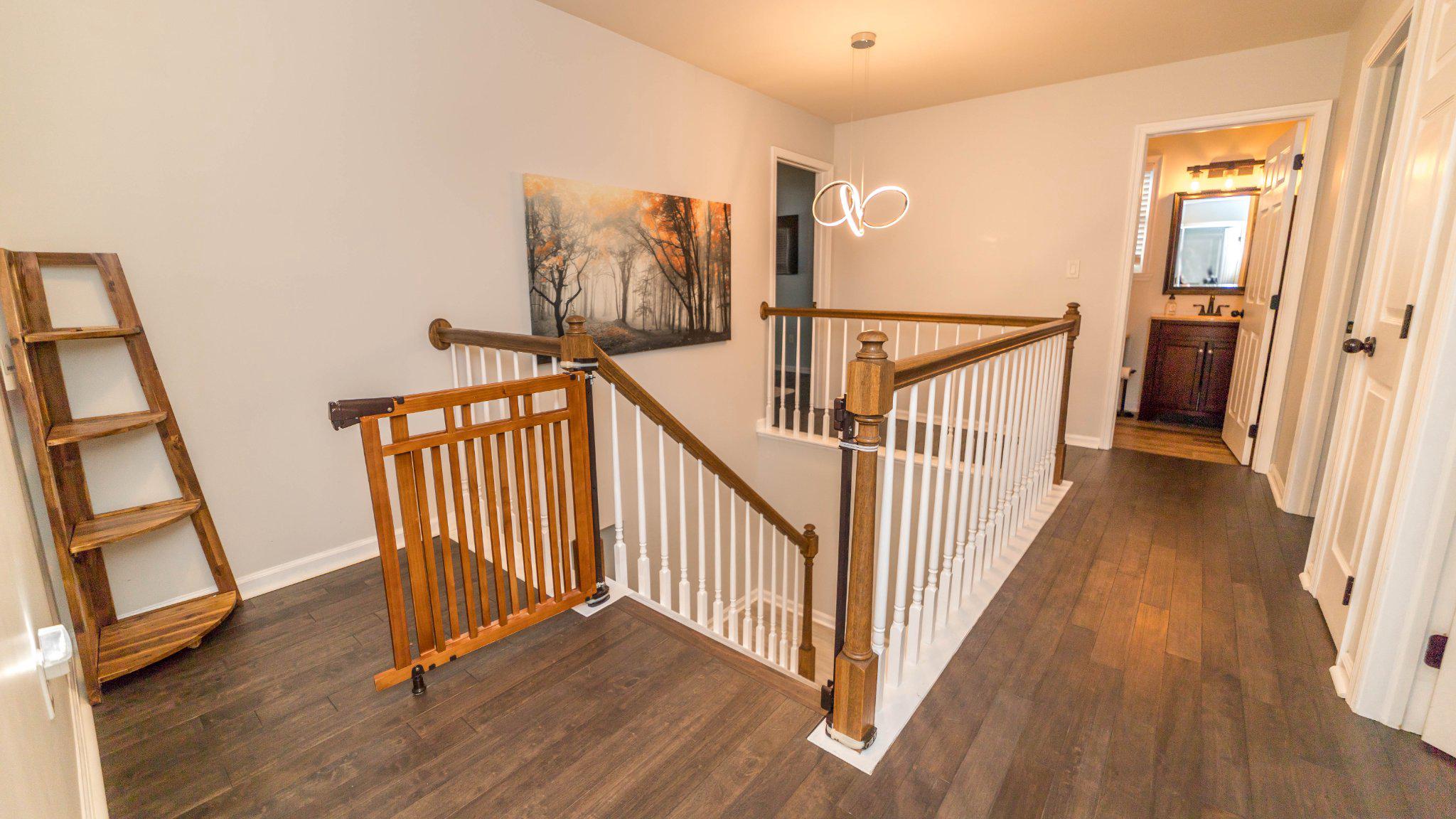 FROST HOLLOW KNOLLS - Residential