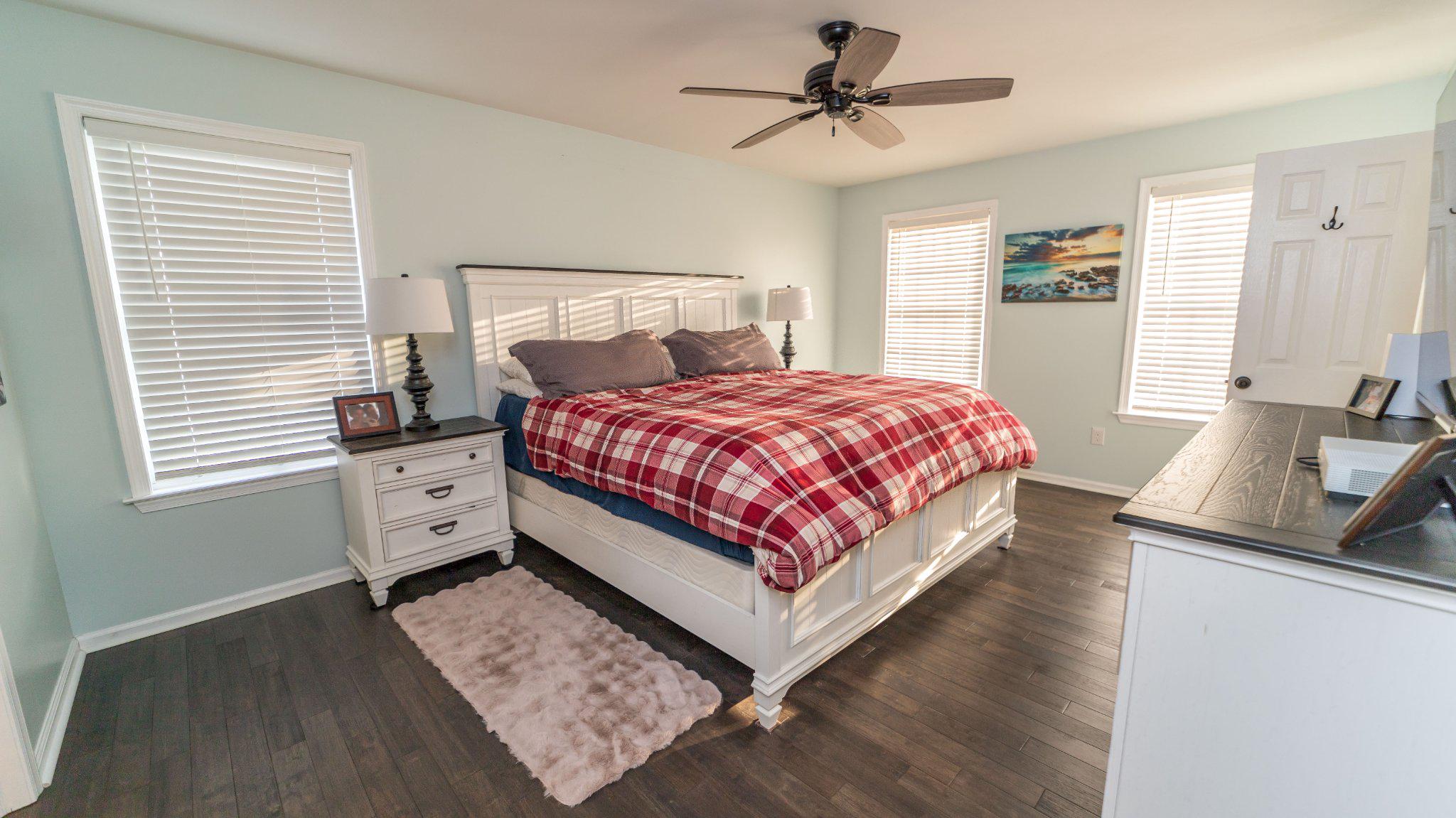 FROST HOLLOW KNOLLS - Residential