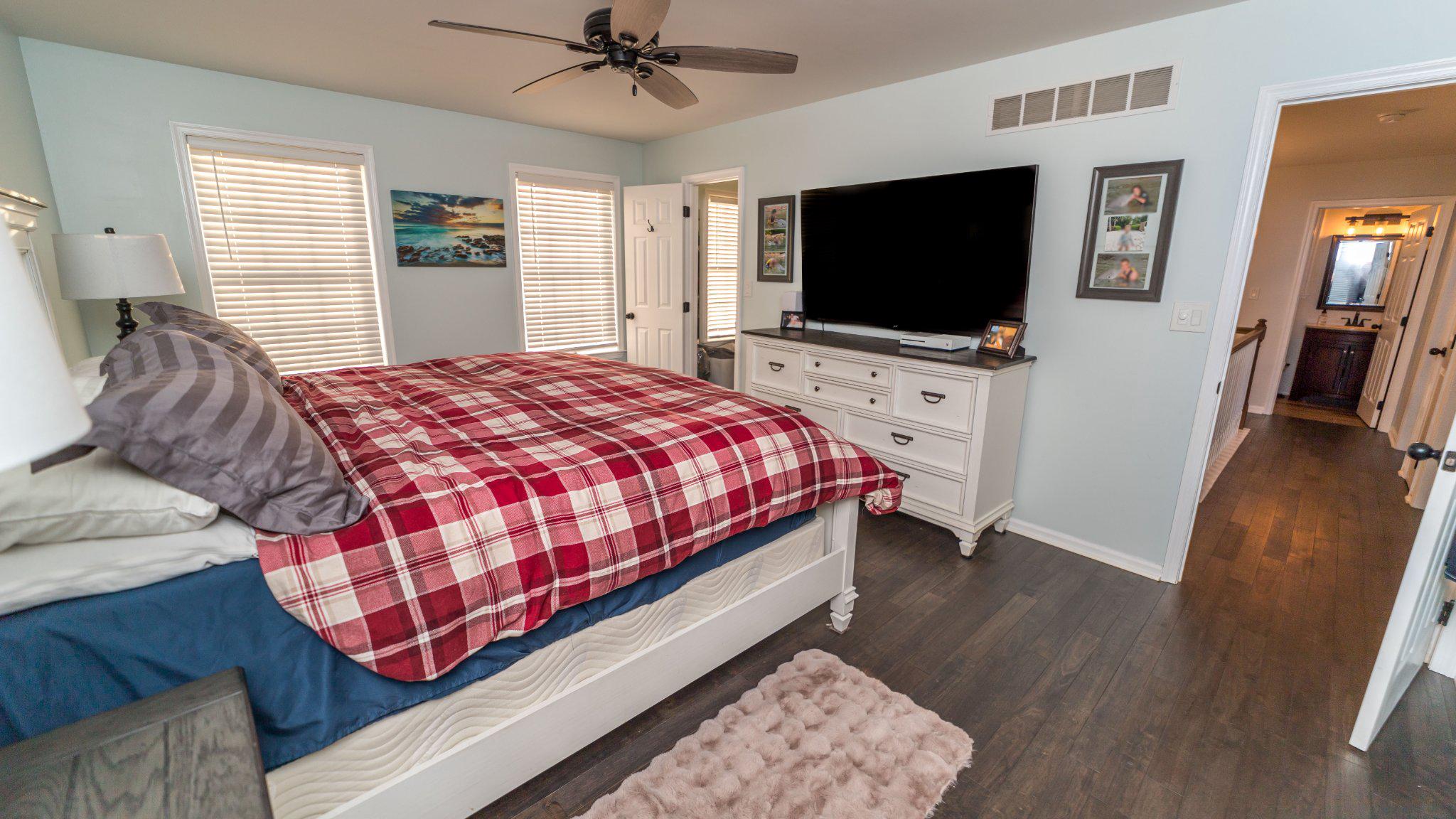 FROST HOLLOW KNOLLS - Residential