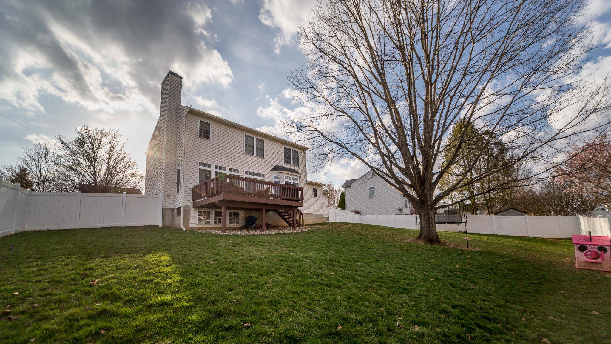 FROST HOLLOW KNOLLS - Residential