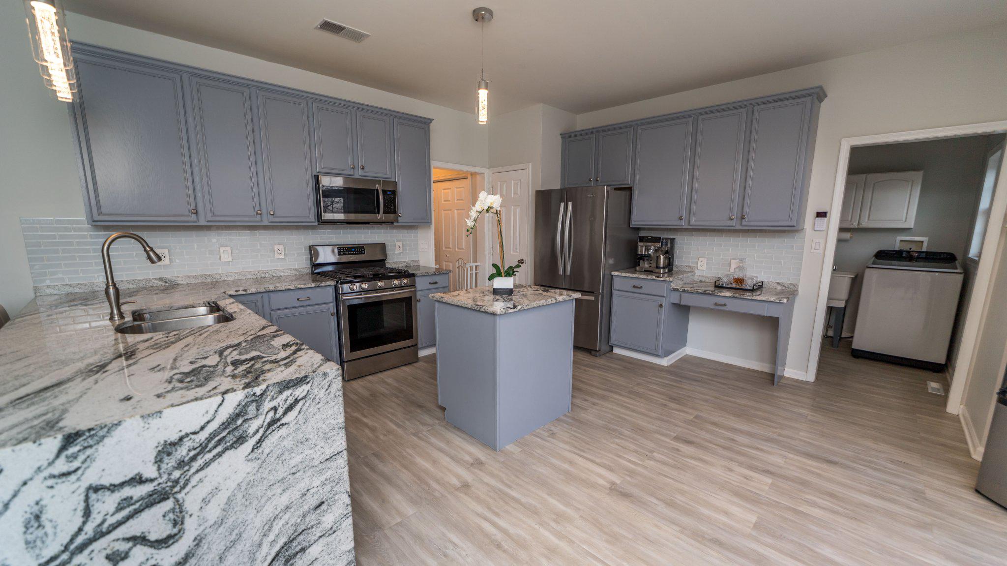 FROST HOLLOW KNOLLS - Residential