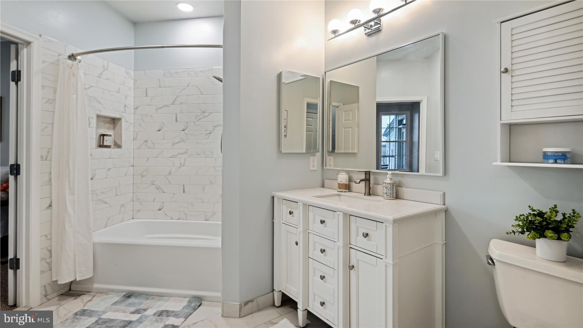 THE GROVE AT ARLINGTON - Residential