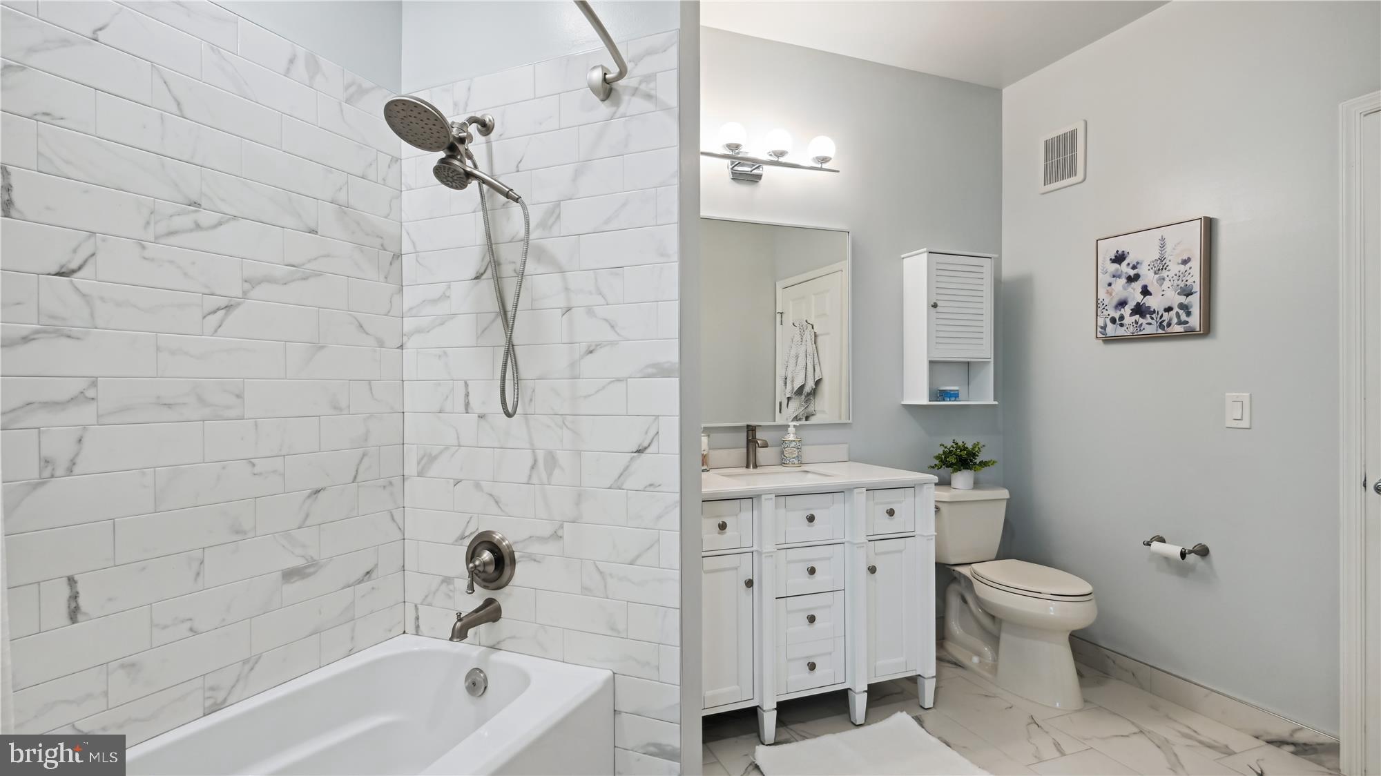 THE GROVE AT ARLINGTON - Residential