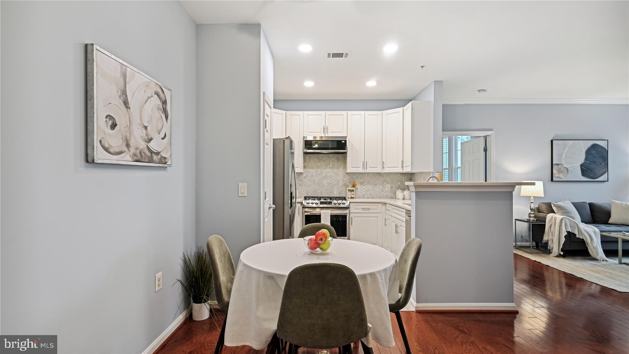 THE GROVE AT ARLINGTON - Residential