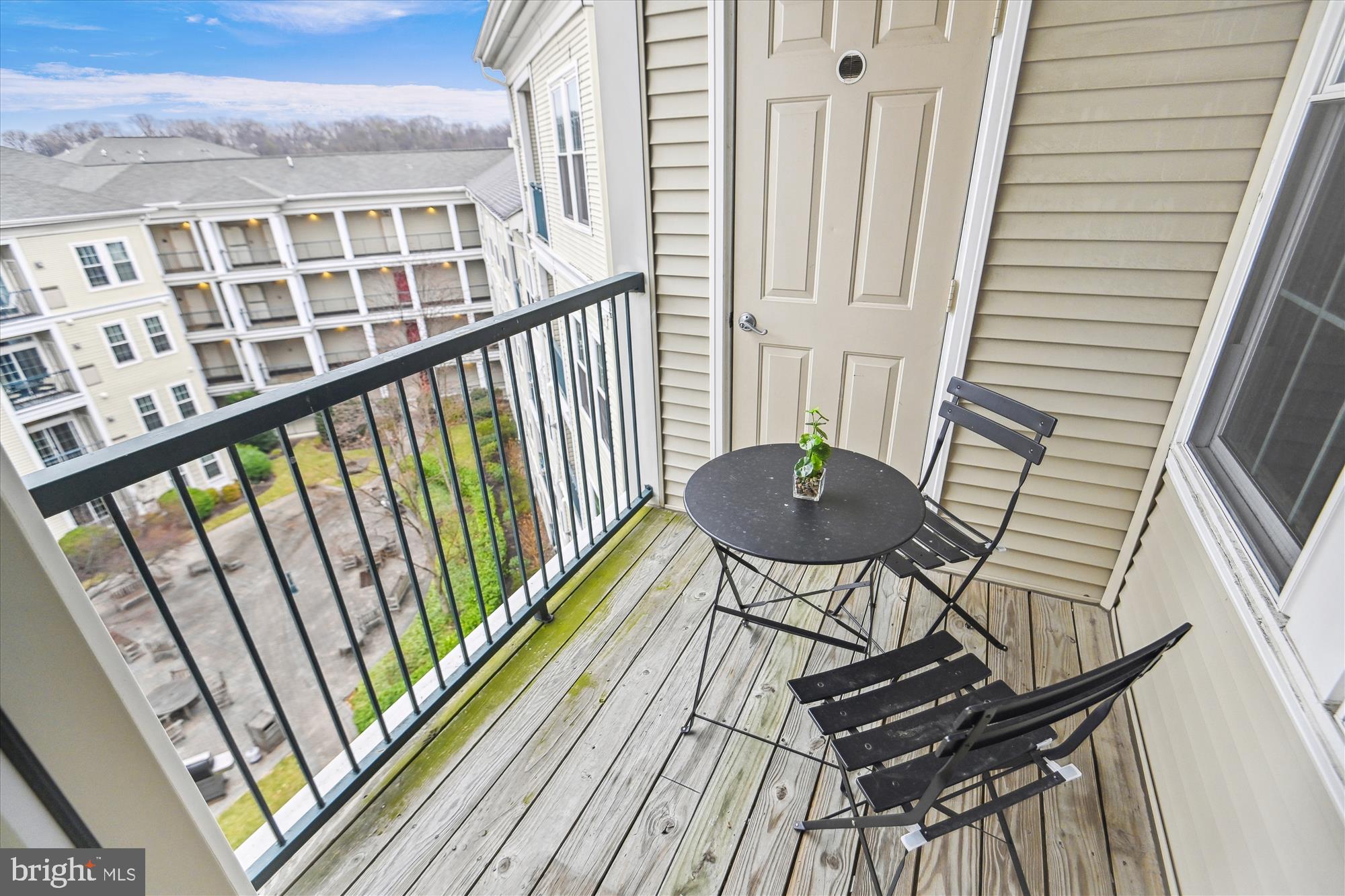 THE GROVE AT ARLINGTON - Residential