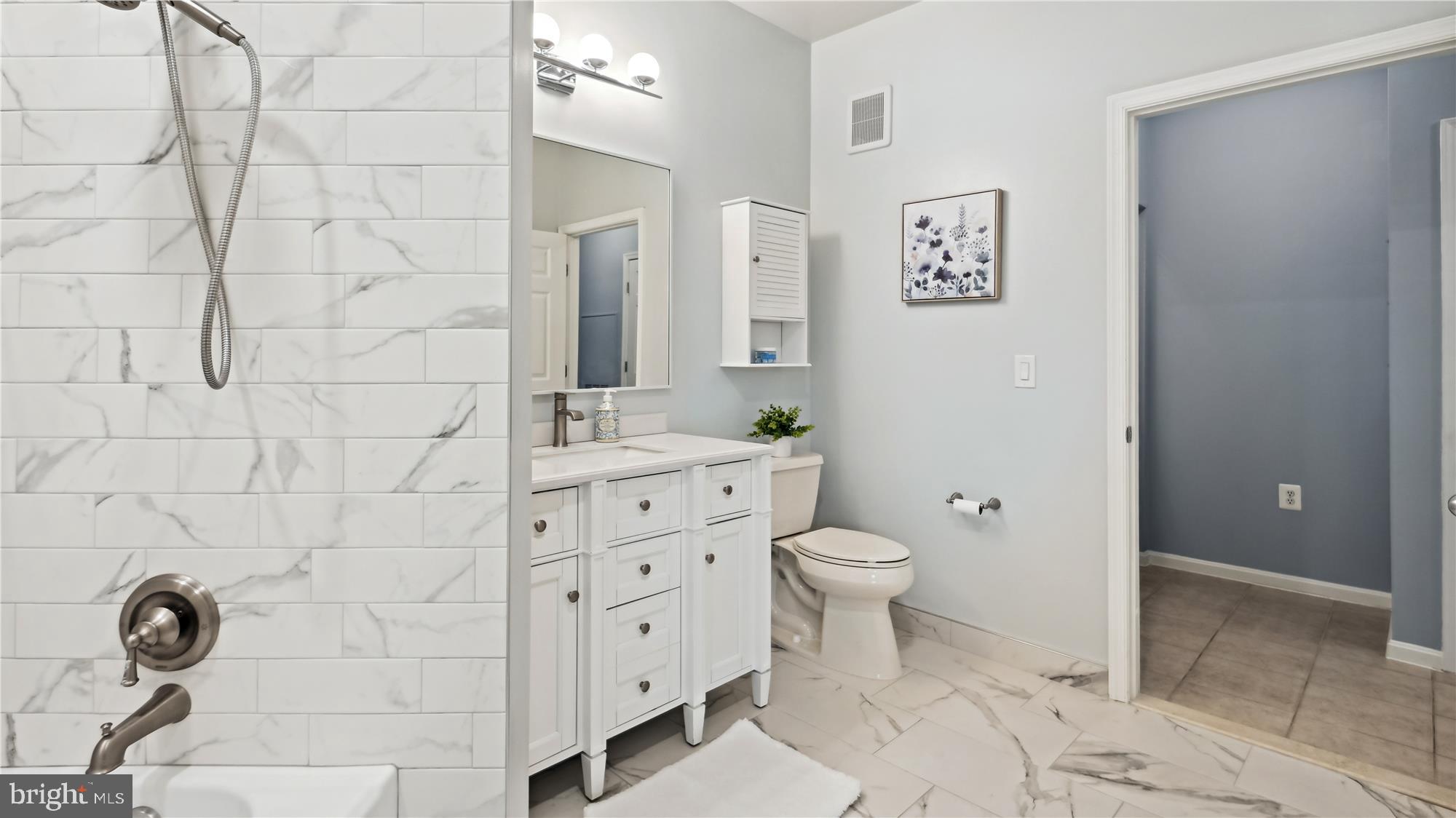 THE GROVE AT ARLINGTON - Residential