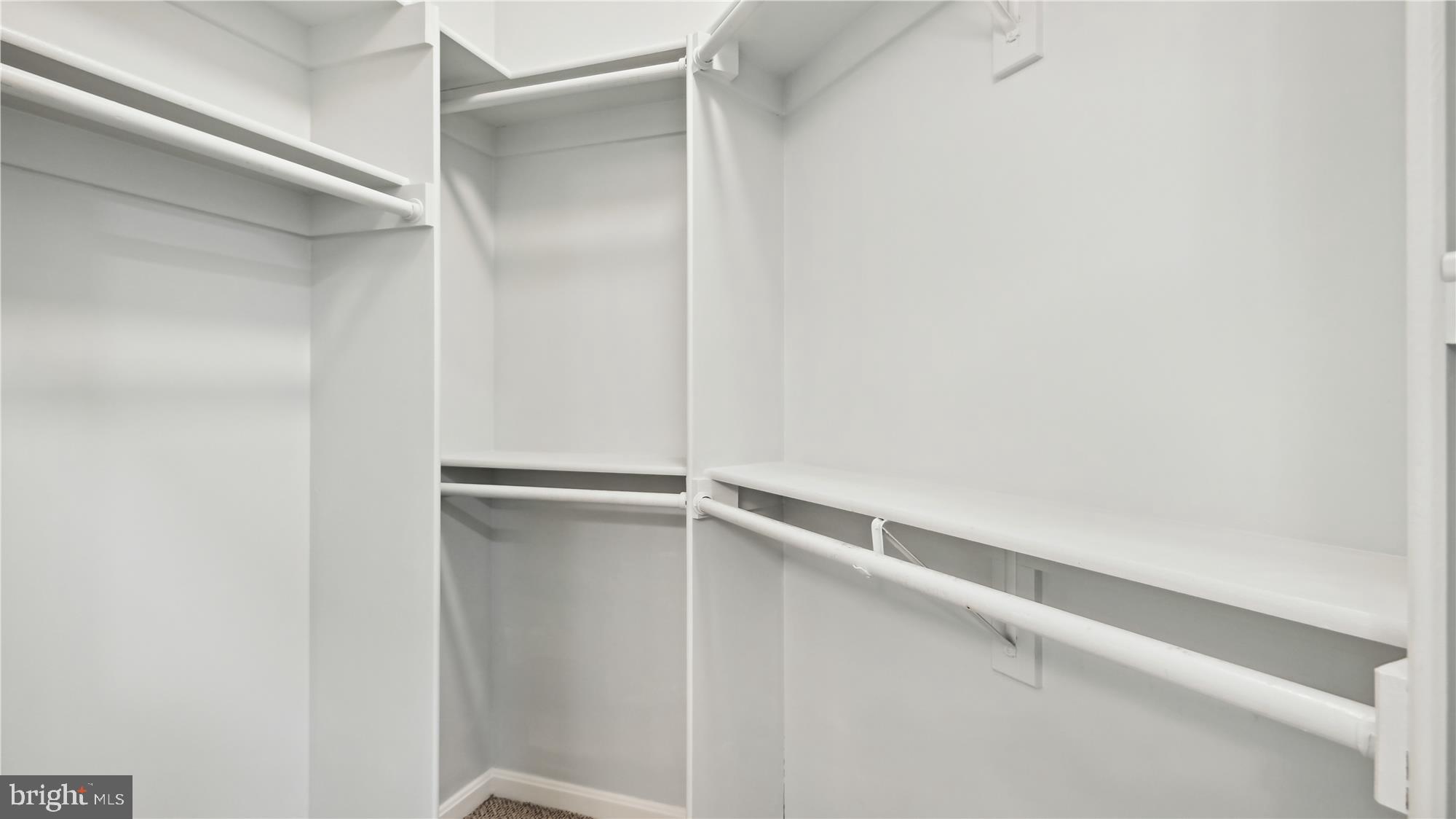 THE GROVE AT ARLINGTON - Residential