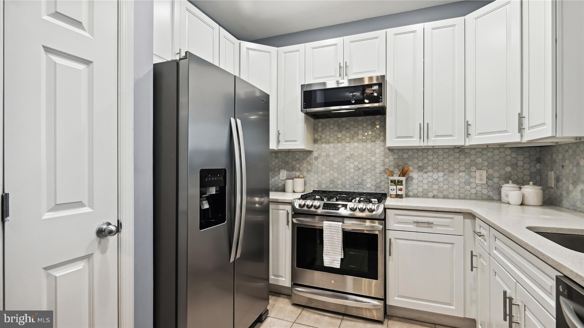 THE GROVE AT ARLINGTON - Residential