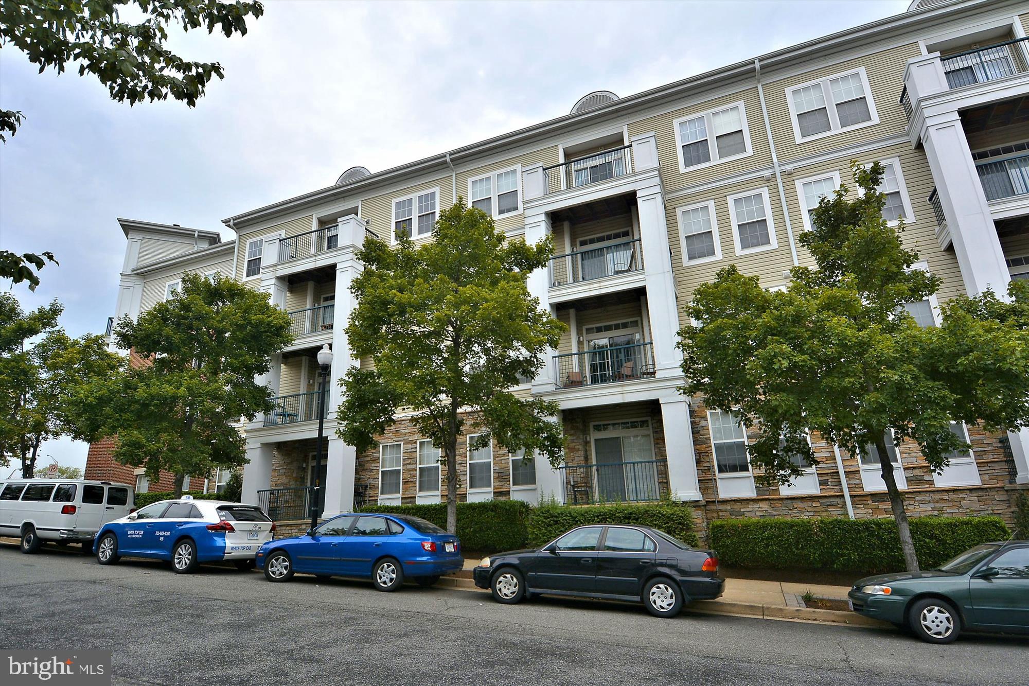 THE GROVE AT ARLINGTON - Residential