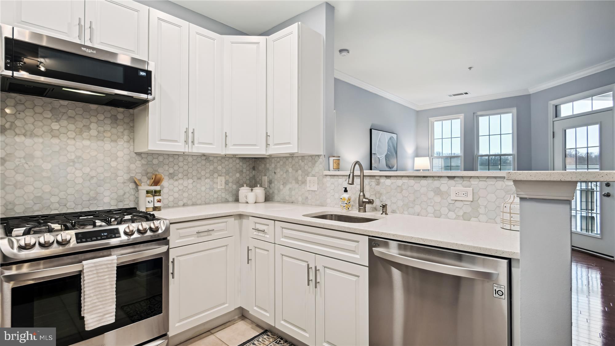 THE GROVE AT ARLINGTON - Residential