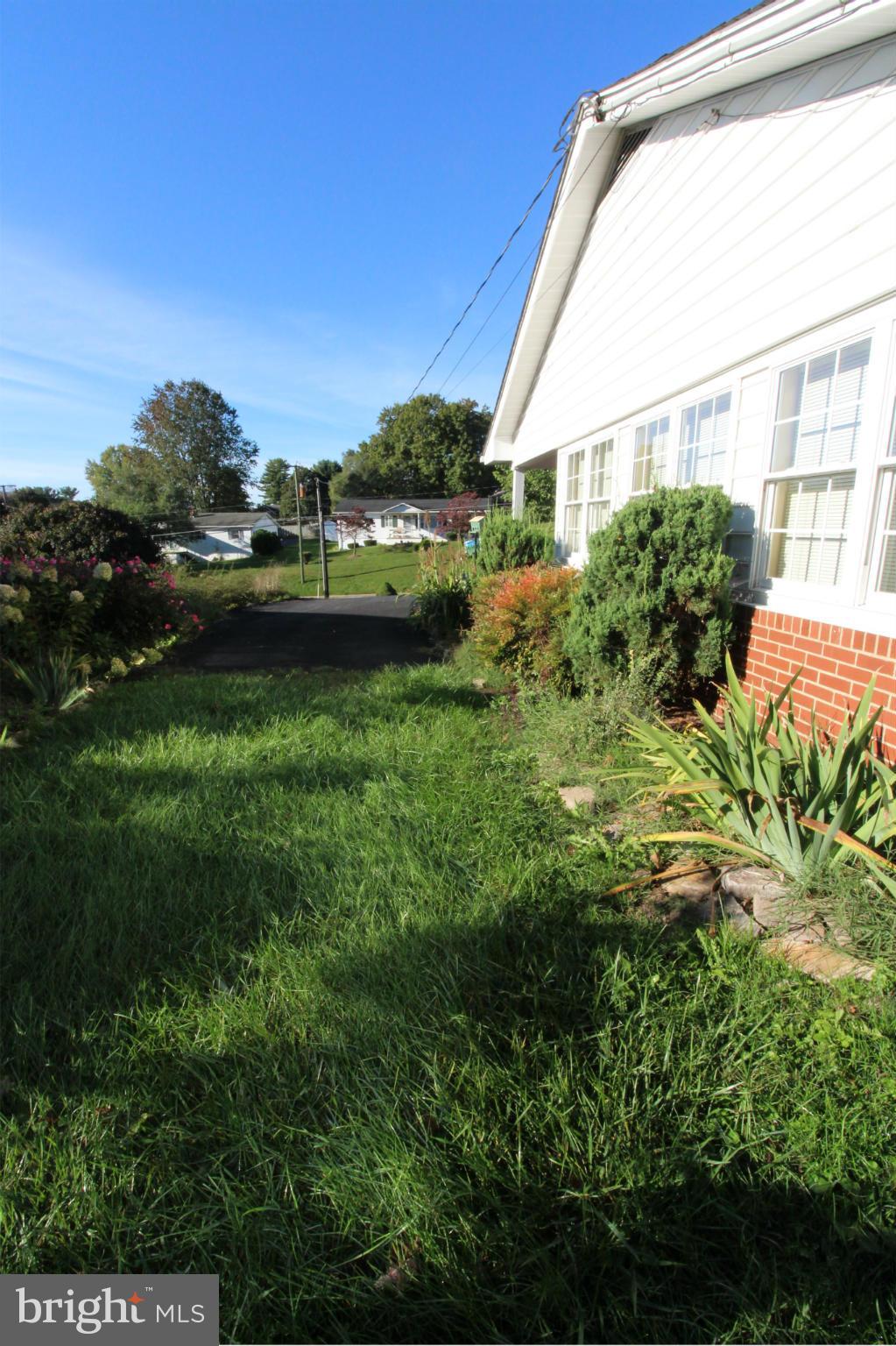 VALLEY VIEW - Residential Lease