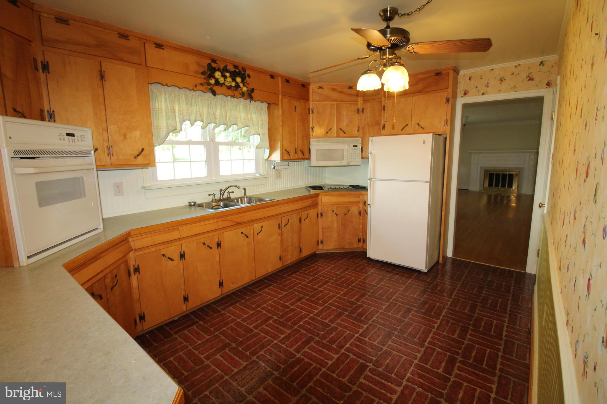 VALLEY VIEW - Residential Lease