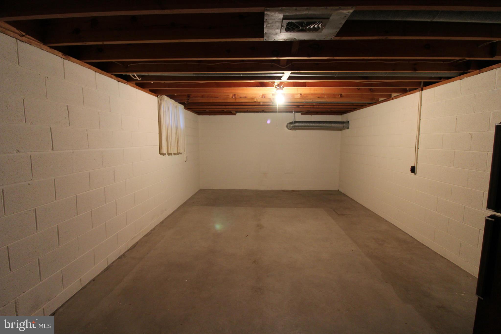 VALLEY VIEW - Residential Lease