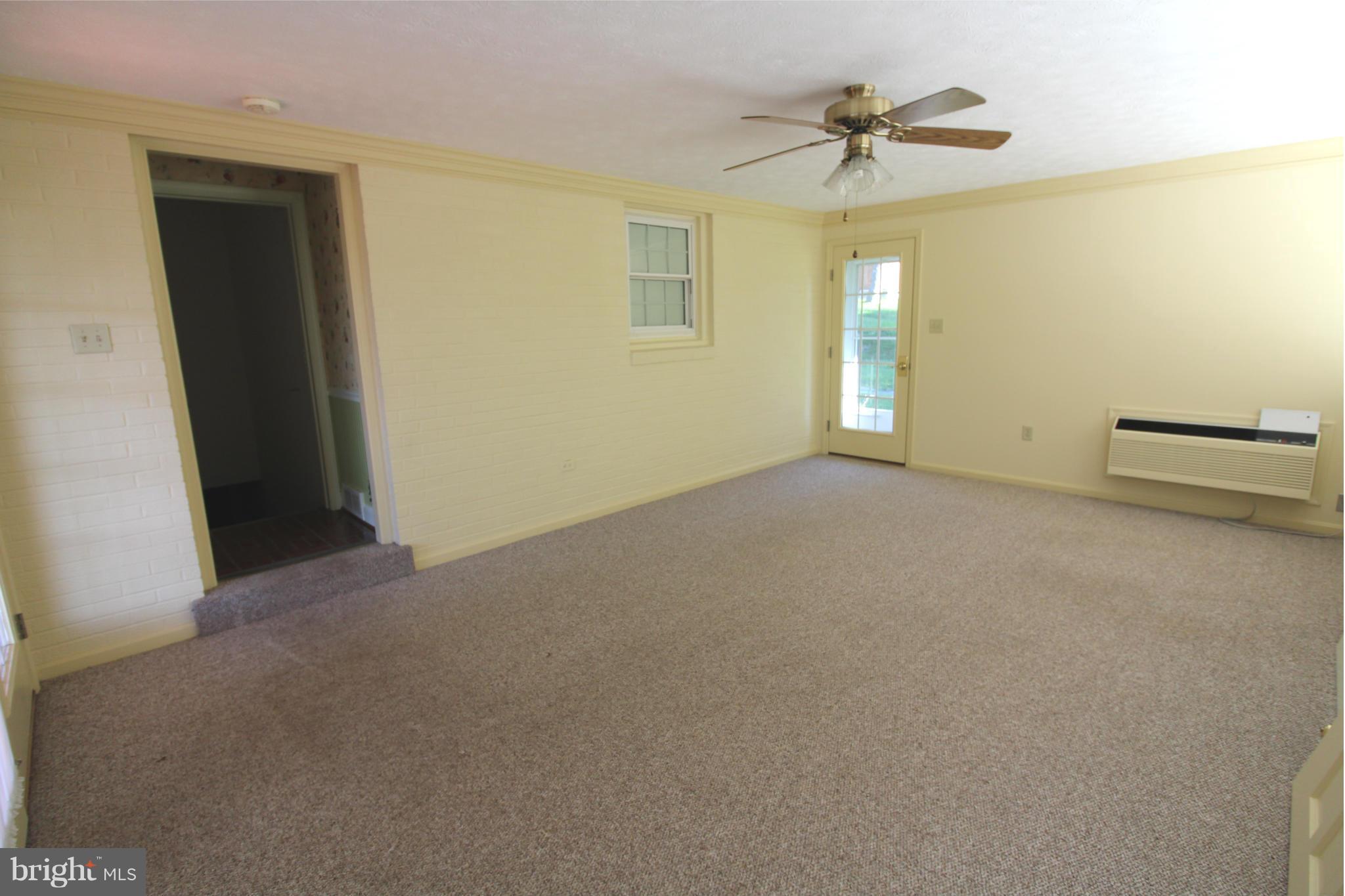 VALLEY VIEW - Residential Lease